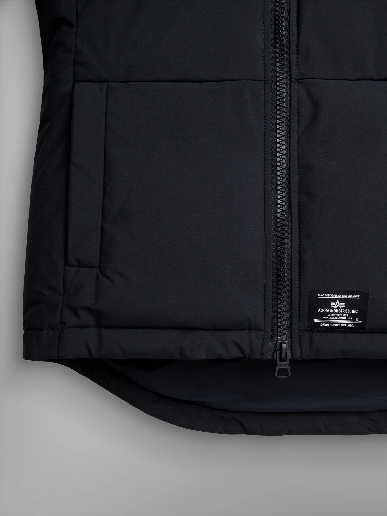 Куртки и дубленки Alpha Industries Short W модель WJS52501C1_001 Куртки и дубленки Alpha Industries Short W модель WJS52501C1_001 Фото