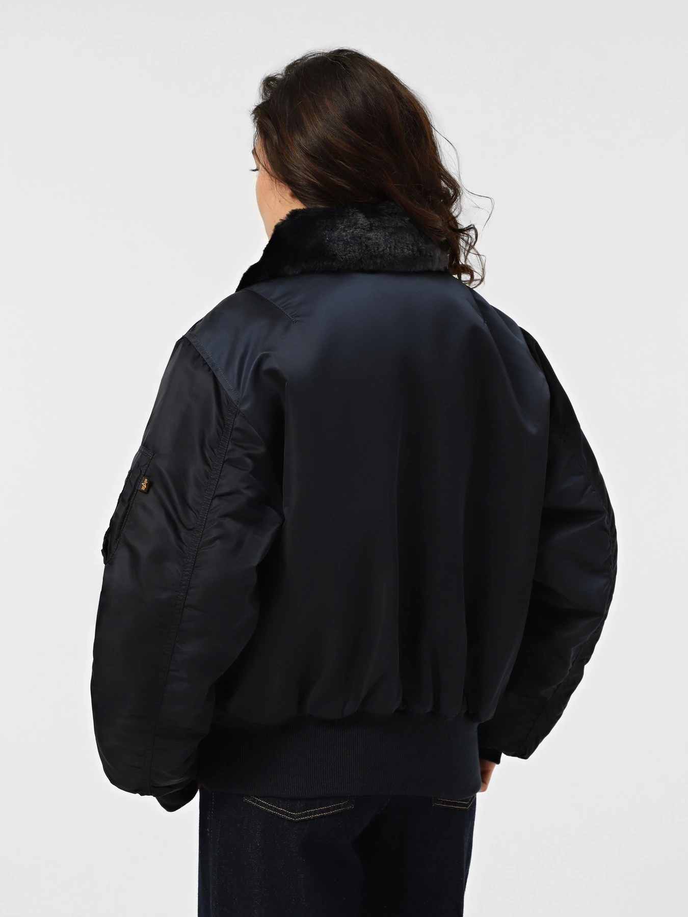 Куртки и дубленки Alpha Industries B-15 модель MJB23010C1_410 Фото