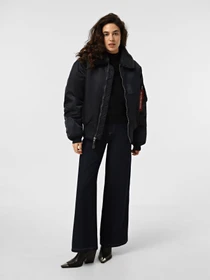 Куртки и дубленки Alpha Industries B-15 модель MJB23010C1_410 Фото