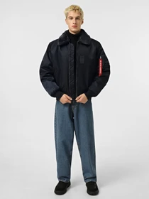 Куртки и дубленки Alpha Industries B-15 модель MJB23010C1_410 Фото