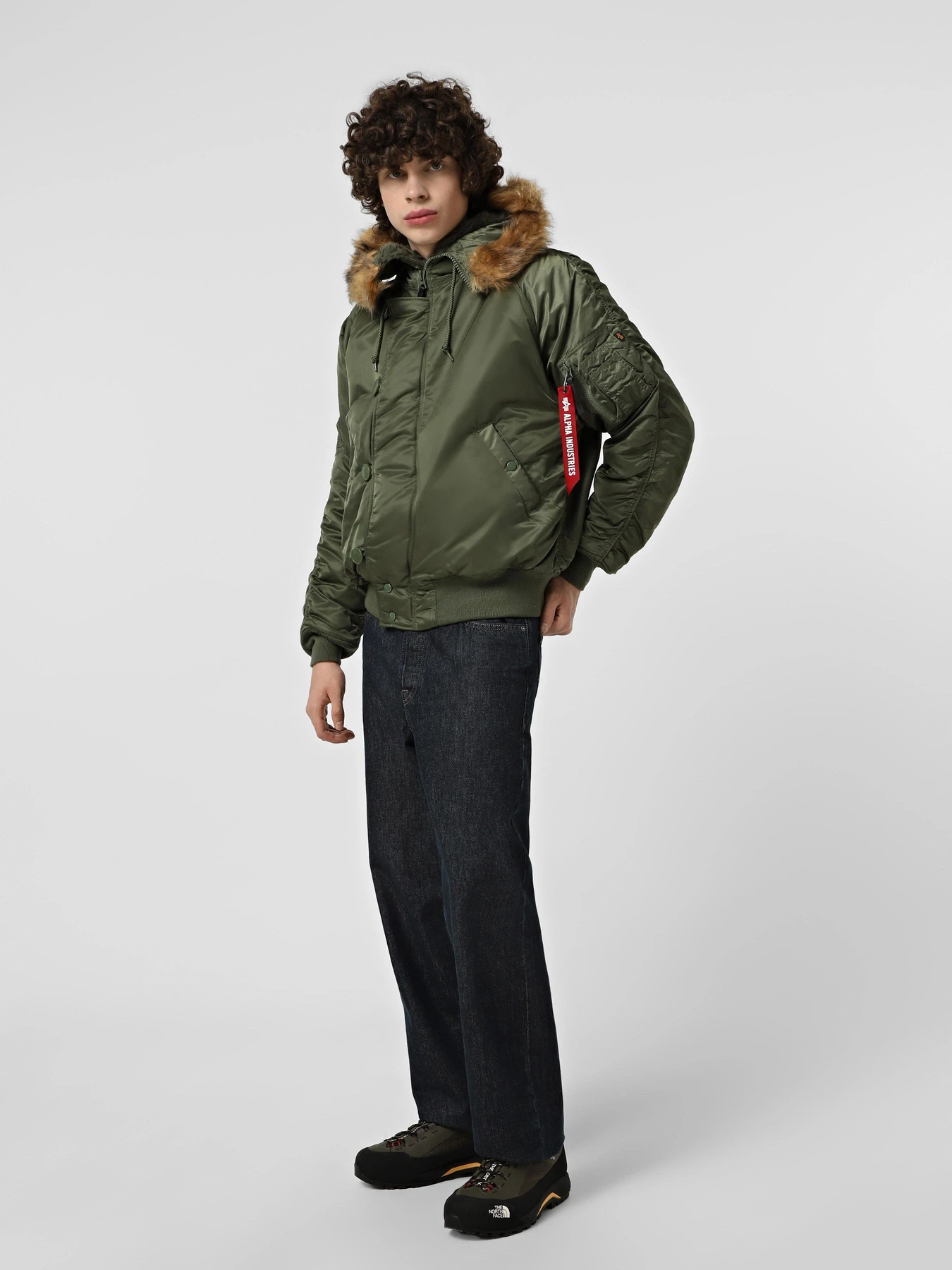 Куртки та дублянки Alpha Industries N-2B SHORT WAIST модель MJN30000C1_310 Куртки та дублянки Alpha Industries N-2B SHORT WAIST модель MJN30000C1_310 Фото