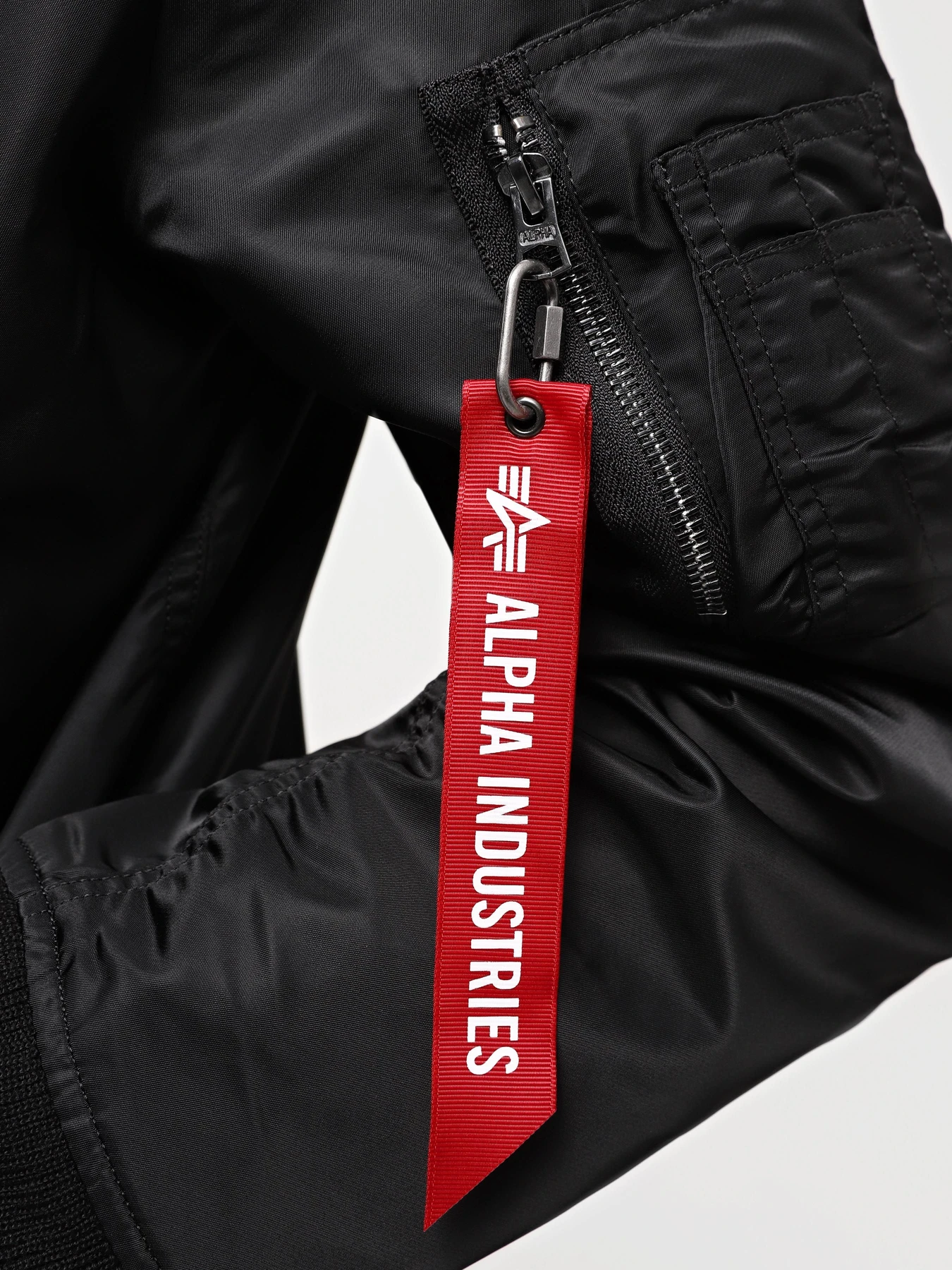 Куртки та дублянки Alpha Industries L-2b Dragonfly Blood Chit Gen II модель MJL53000C1_001 Куртки та дублянки Alpha Industries L-2b Dragonfly Blood Chit Gen II модель MJL53000C1_001 Фото