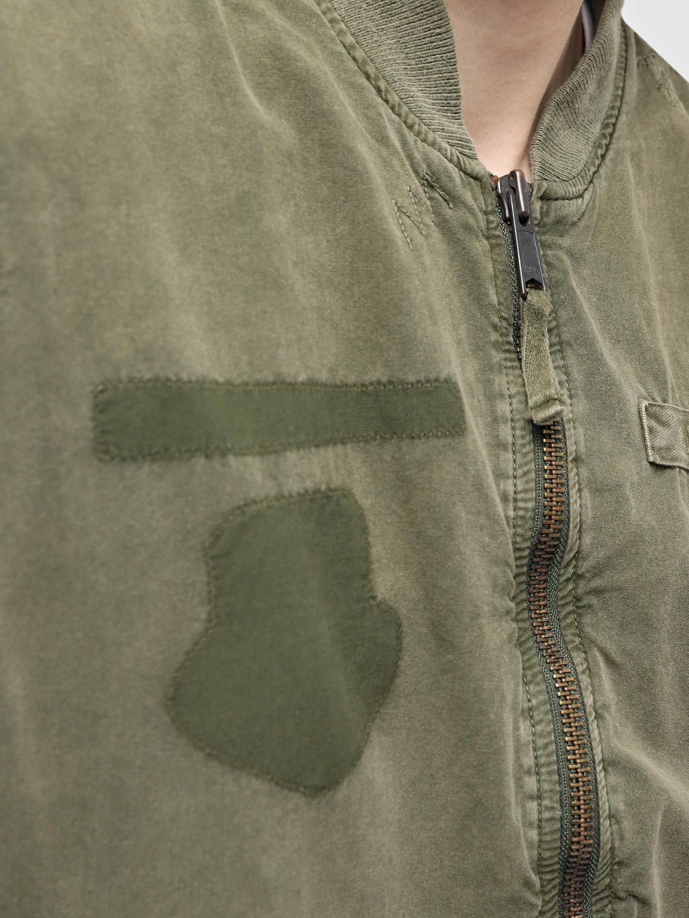 Куртки и дубленки Alpha Industries L-2b Rip And Repair модель MJL54000CO_359 Фото