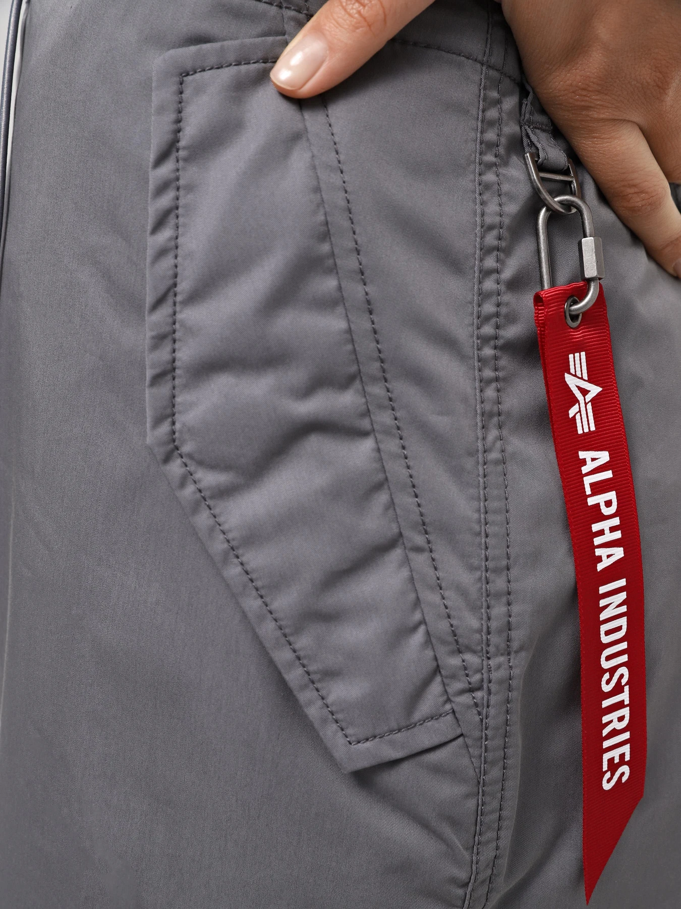 Брюки Alpha Industries Parachute модель UBU54000C1_056 Брюки Alpha Industries Parachute модель UBU54000C1_056 Фото