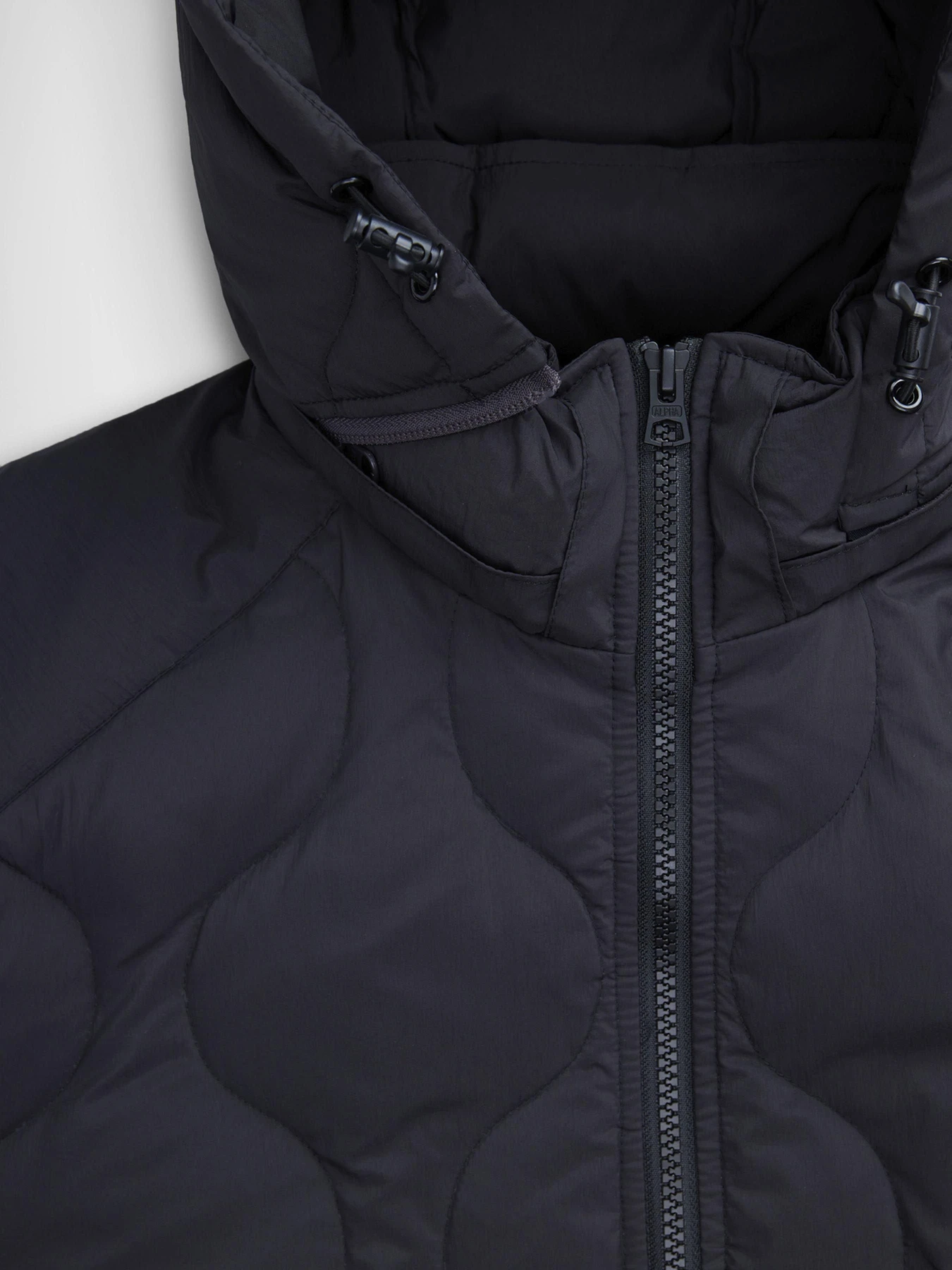 Куртки и дубленки Alpha Industries Lightweight Quilted Down модель MJL54501C1_001 Фото