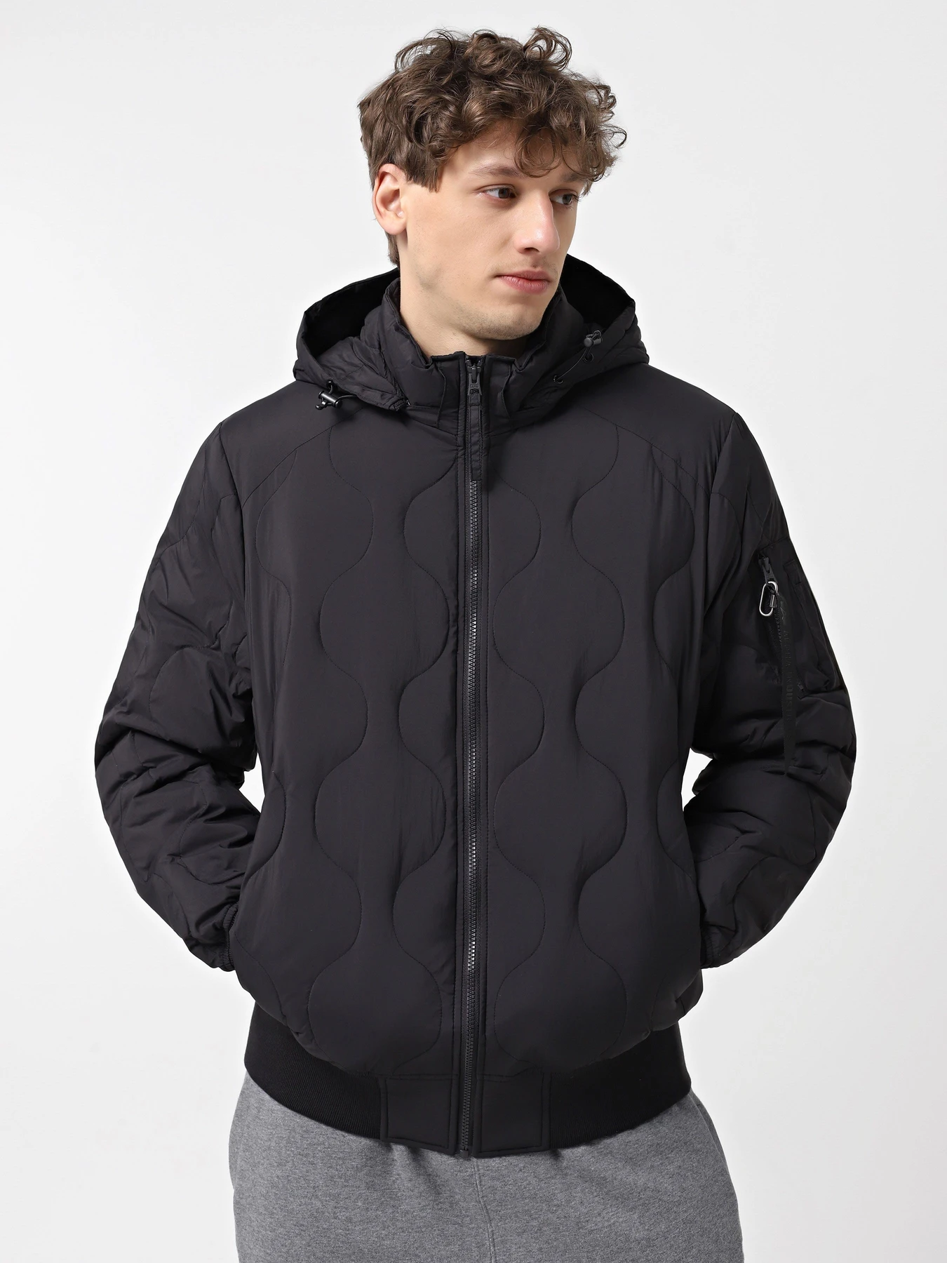 Куртки и дубленки Alpha Industries Lightweight Quilted Down модель MJL54501C1_001 Фото