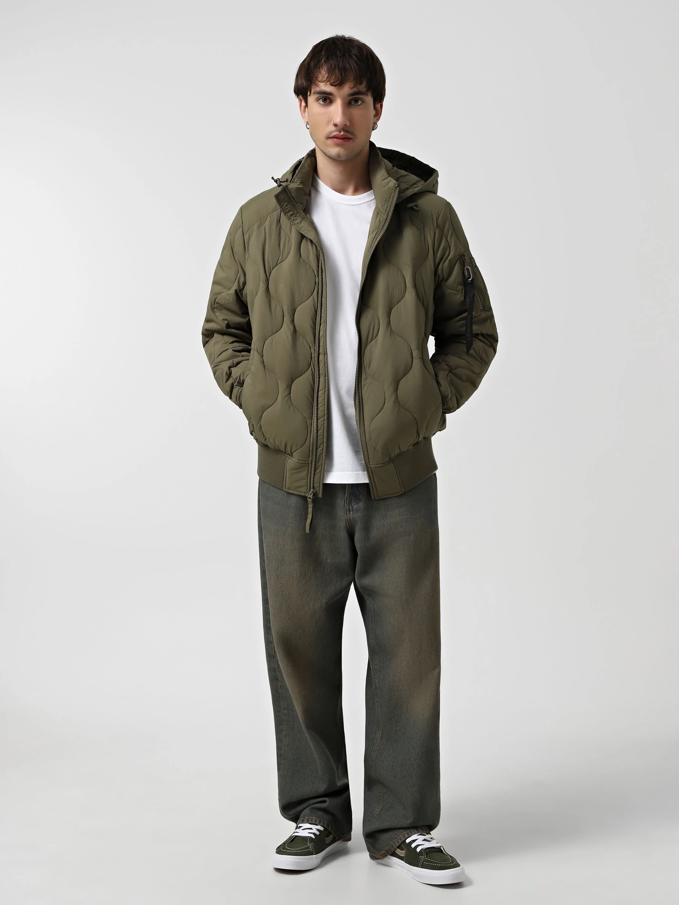Куртки и дубленки Alpha Industries Lightweight Quilted Down модель MJL54501C1_359 Фото