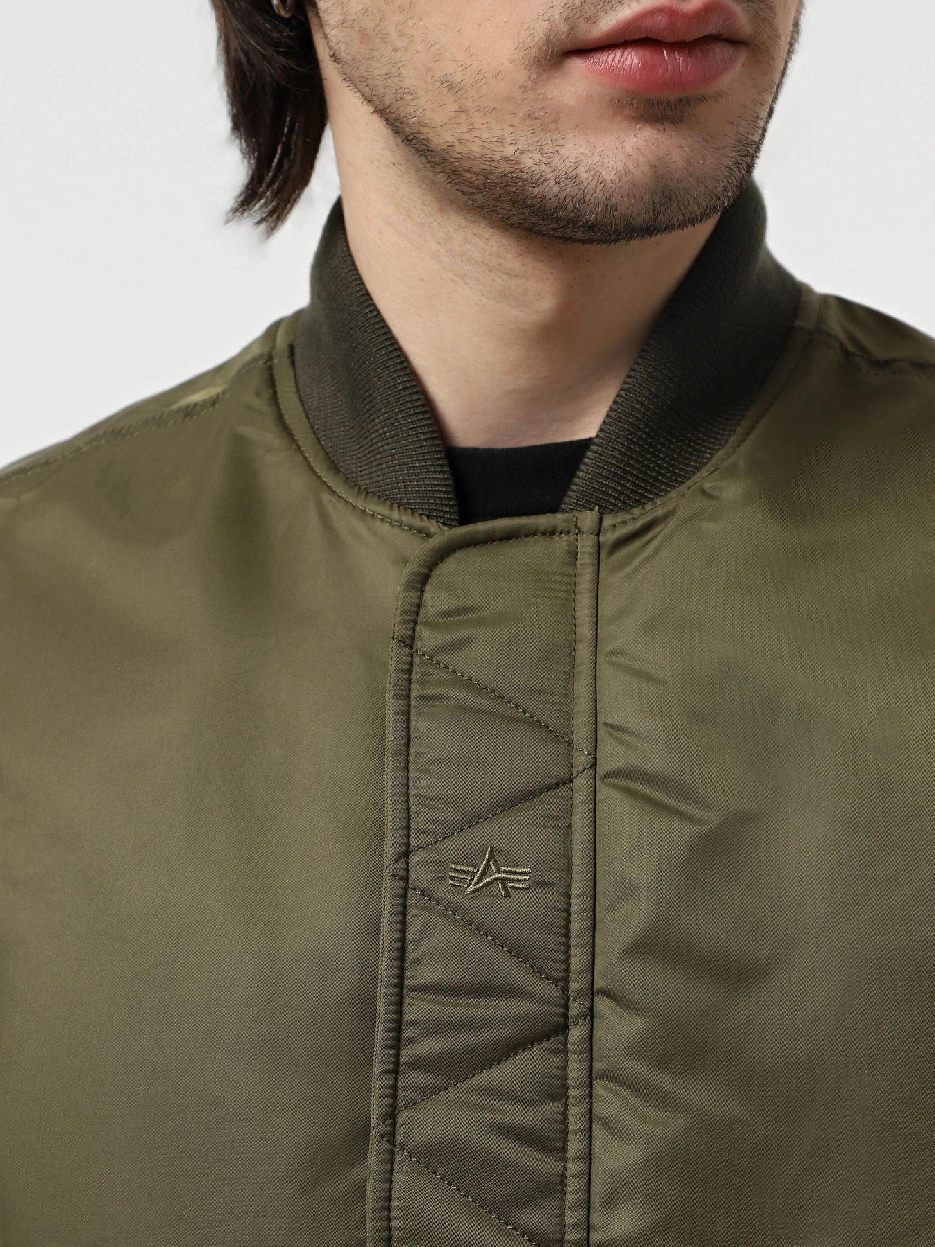 Куртки та дублянки Alpha Industries MA-1 Mod модель MJM54502C1_359 Куртки та дублянки Alpha Industries MA-1 Mod модель MJM54502C1_359 Фото