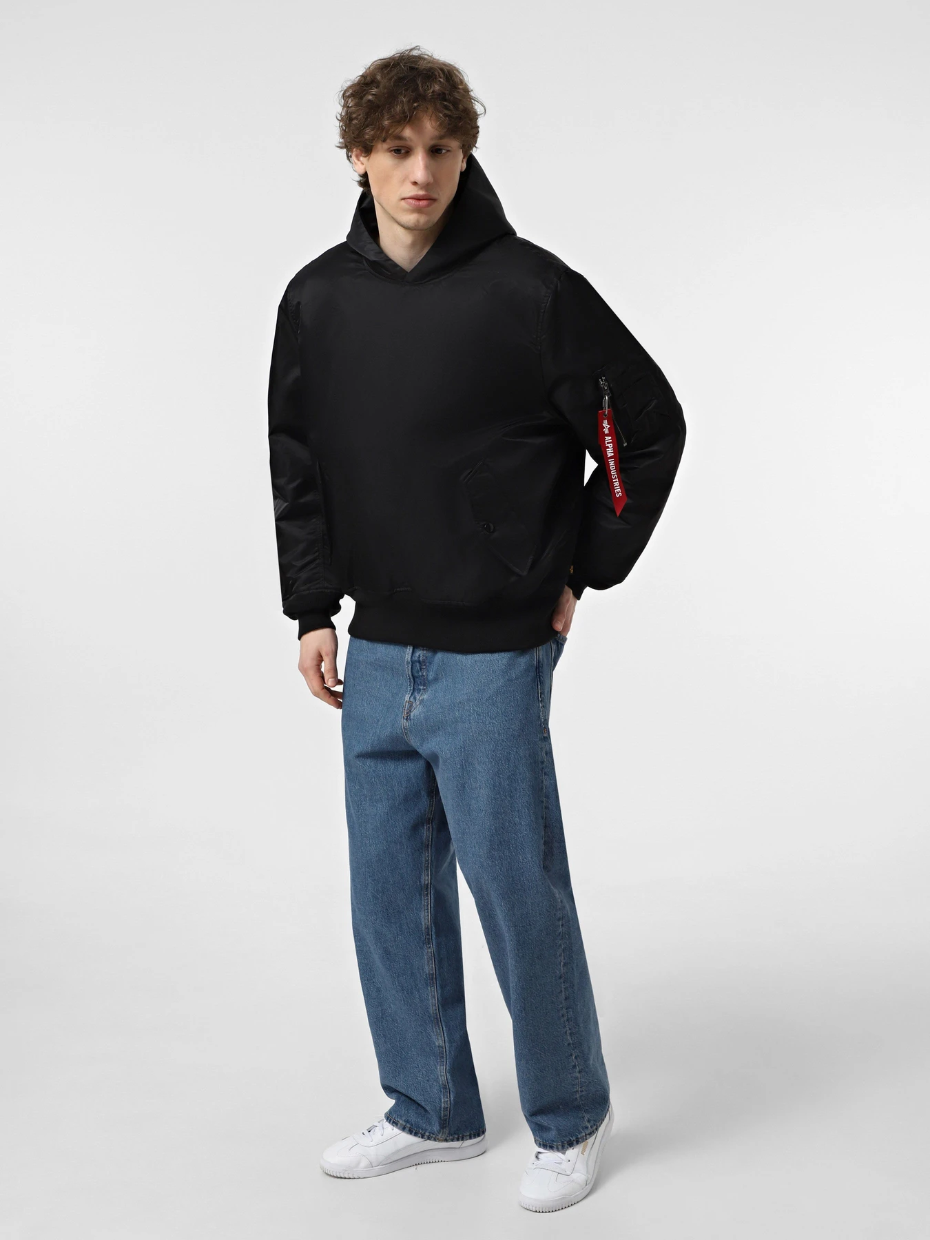 Куртки та дублянки Alpha Industries Pull-over Ma-1 модель UJP54500C1_001 Куртки та дублянки Alpha Industries Pull-over Ma-1 модель UJP54500C1_001 Фото
