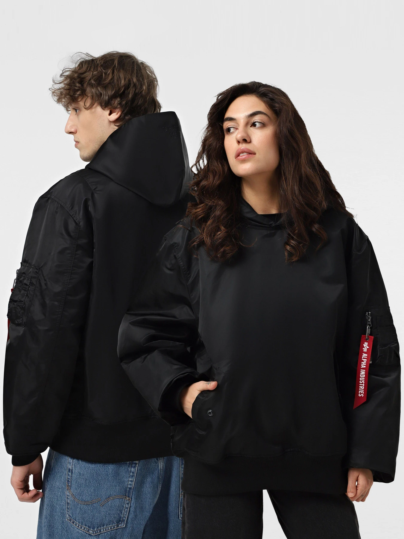 Куртки та дублянки Alpha Industries Pull-over Ma-1 модель UJP54500C1_001 Куртки та дублянки Alpha Industries Pull-over Ma-1 модель UJP54500C1_001 Фото