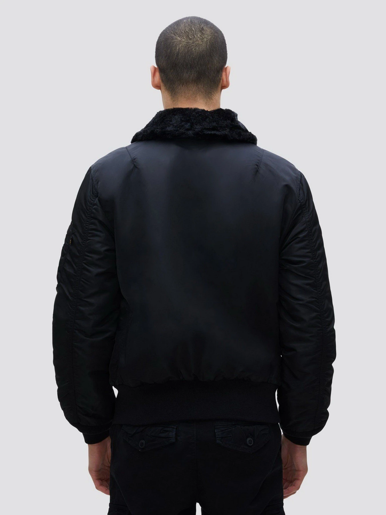 Куртки та дублянки Alpha Industries B-15 Slim Fit модель MJB45500C1_001 Куртки та дублянки Alpha Industries B-15 Slim Fit модель MJB45500C1_001 Фото