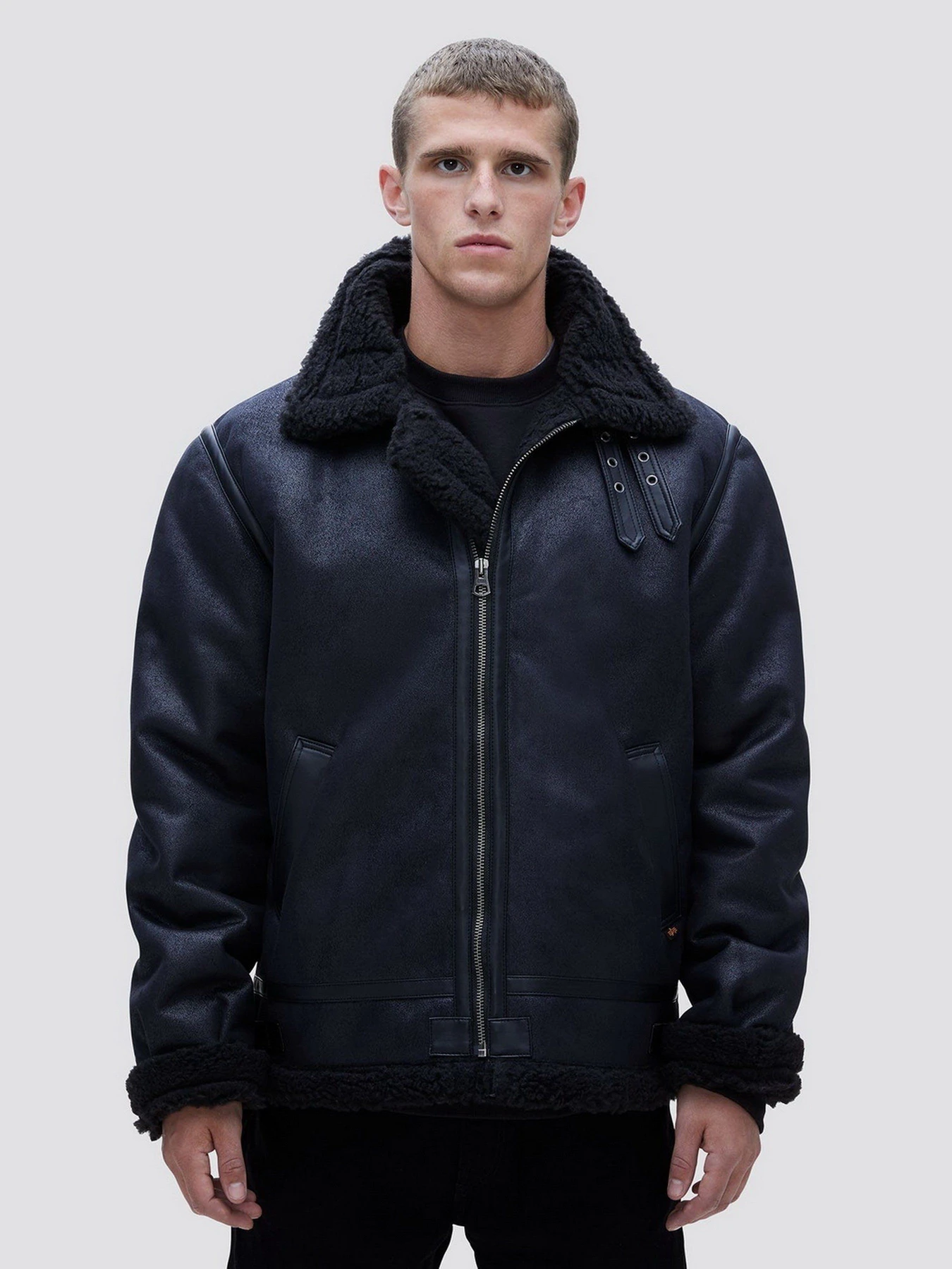 Куртки та дублянки Alpha Industries B-3 SHERPA MOD модель MLB49500C1_001 Куртки та дублянки Alpha Industries B-3 SHERPA MOD модель MLB49500C1_001 Фото