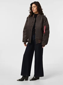 Куртки та дублянки Alpha Industries Ma-1 модель MJM21000C1_218 Фото