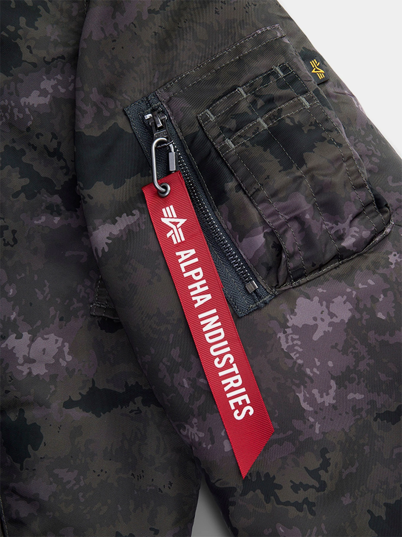Куртки та дублянки Alpha Industries MA-1 Mod модель MJM53504C1_080 Куртки та дублянки Alpha Industries MA-1 Mod модель MJM53504C1_080 Фото