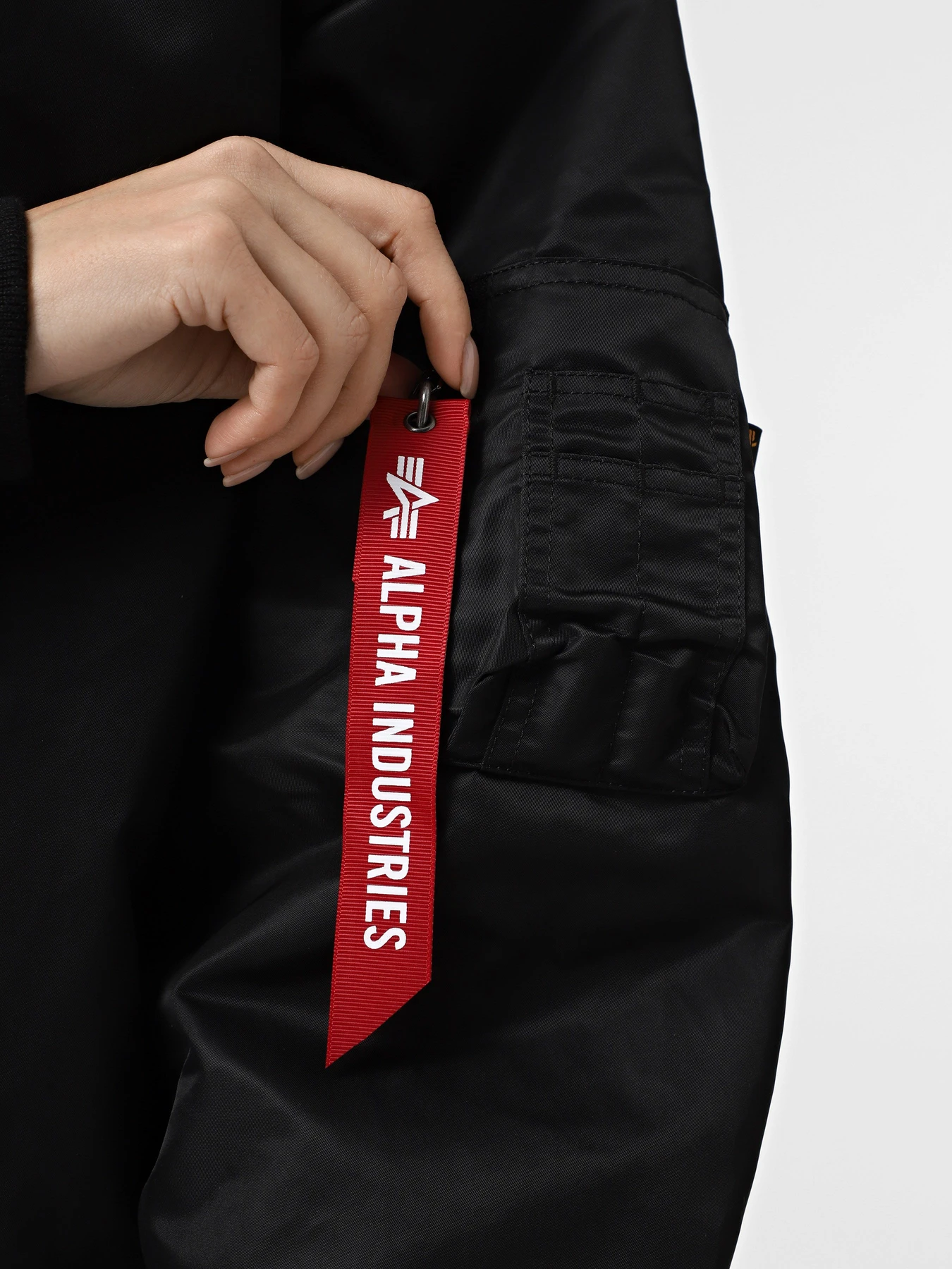 Куртки и дубленки Alpha Industries Oversized MA-1 Mod модель WJO53500C1_001 Куртки и дубленки Alpha Industries Oversized MA-1 Mod модель WJO53500C1_001 Фото