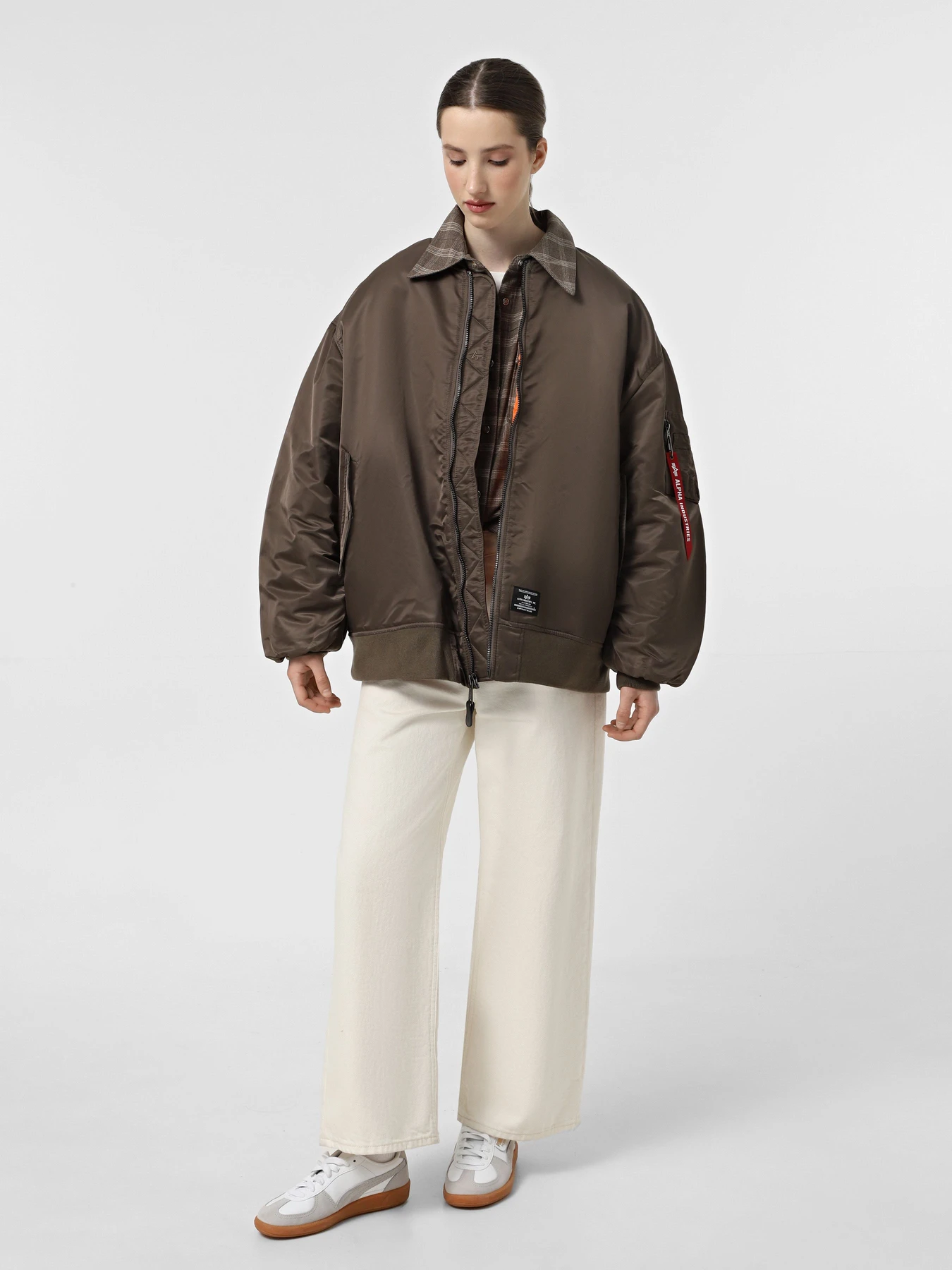 Куртки та дублянки Alpha Industries Oversized MA-1 Mod модель WJO53500C1_204 Куртки та дублянки Alpha Industries Oversized MA-1 Mod модель WJO53500C1_204 Фото