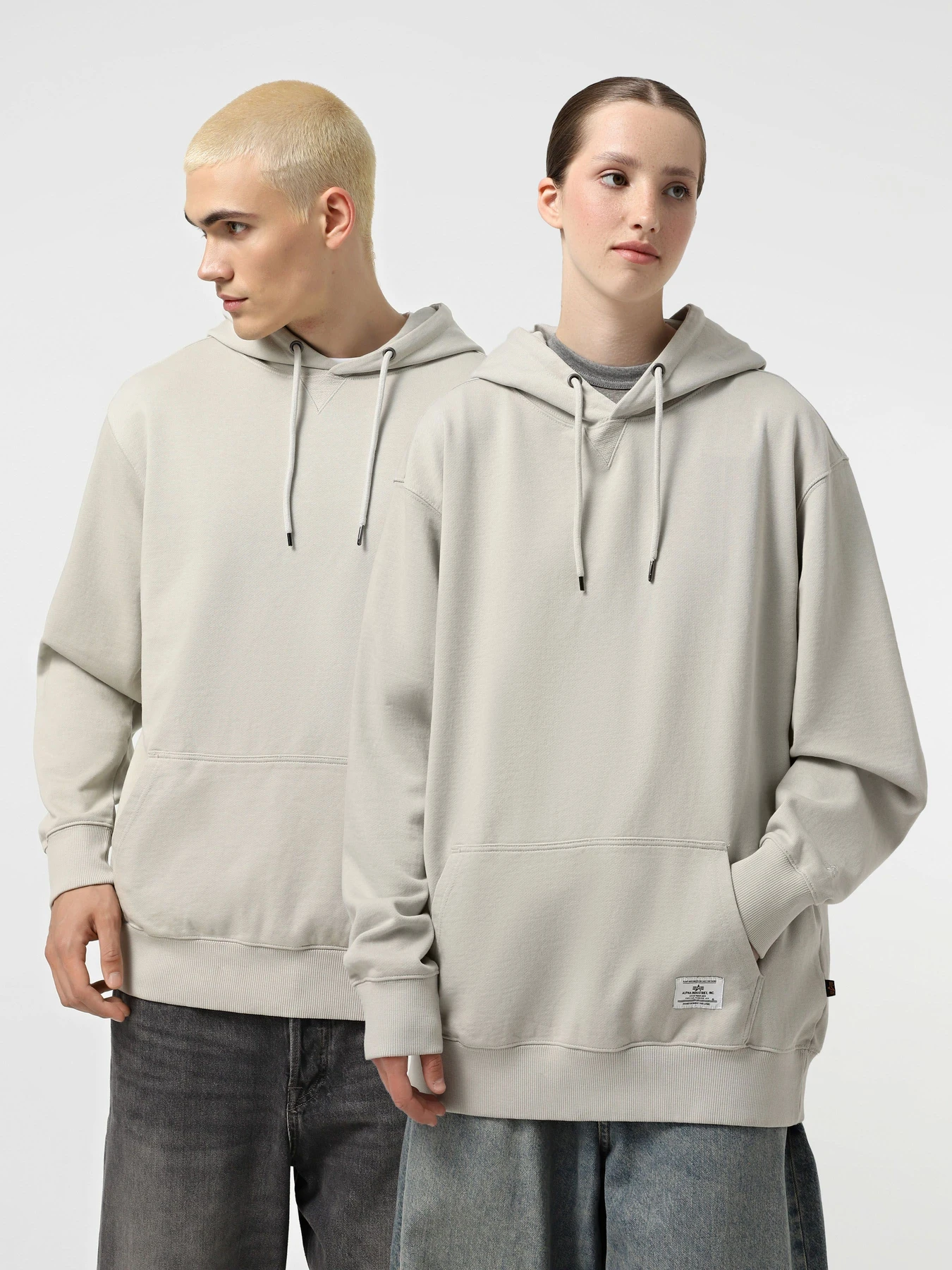 Худи и свитшоты Alpha Industries Essential French Terry Hoodie Gen II модель USE55000C1_067 Худи и свитшоты Alpha Industries Essential French Terry Hoodie Gen II модель USE55000C1_067 Фото