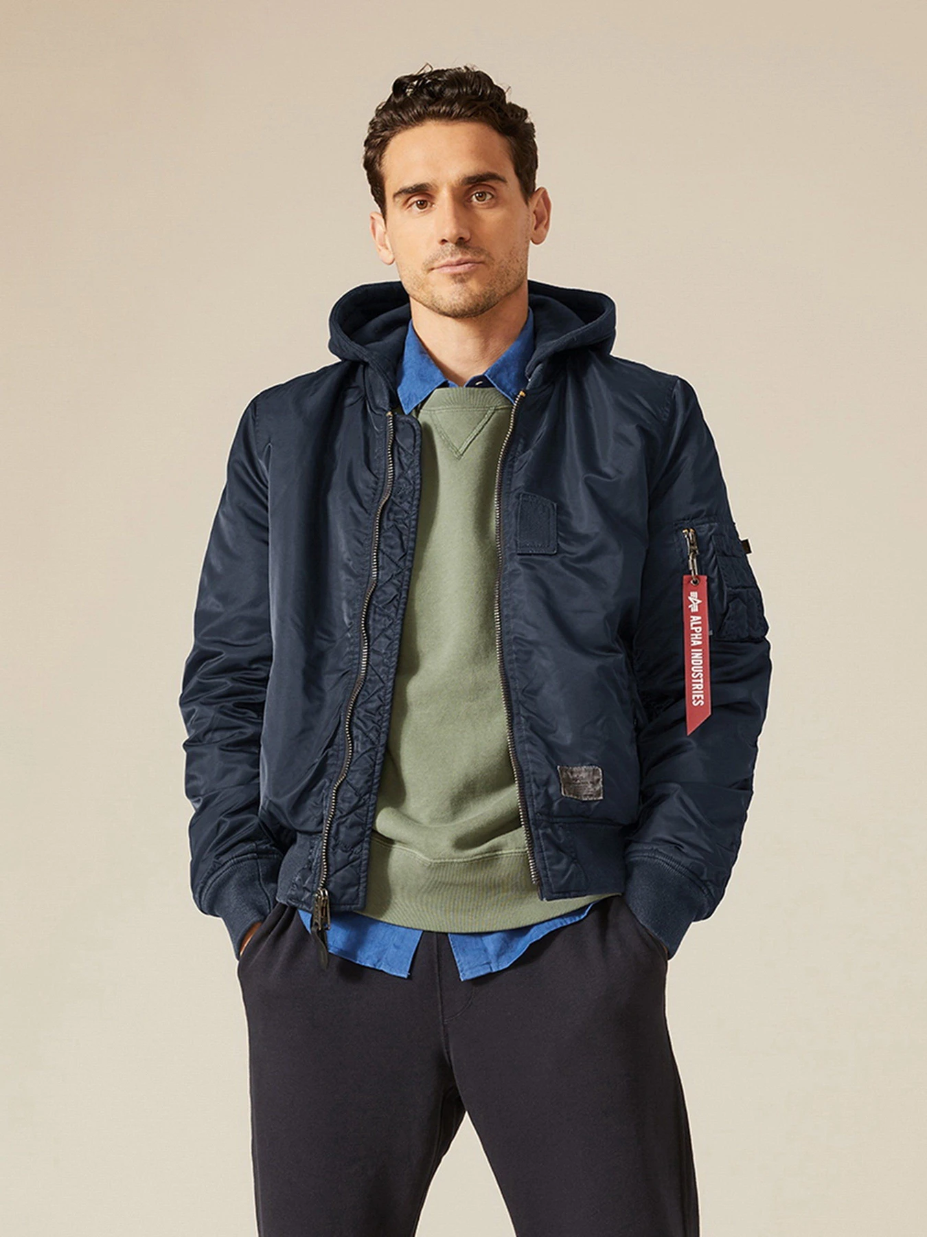 Куртки и дубленки Alpha Industries MA-1 HOODED BATTLEWASH модель UJM51502C1_410 Фото