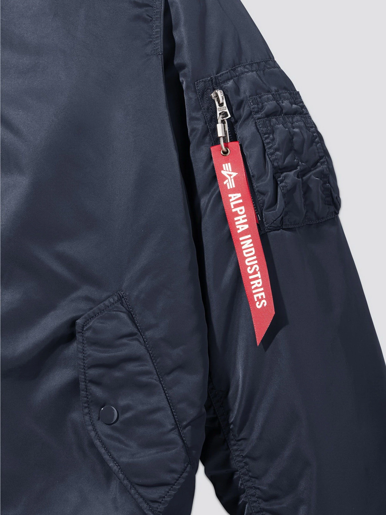 Куртки и дубленки Alpha Industries MA-1 HOODED BATTLEWASH модель UJM51502C1_410 Фото