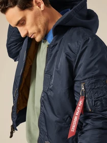 Куртки и дубленки Alpha Industries MA-1 HOODED BATTLEWASH модель UJM51502C1_410 Фото