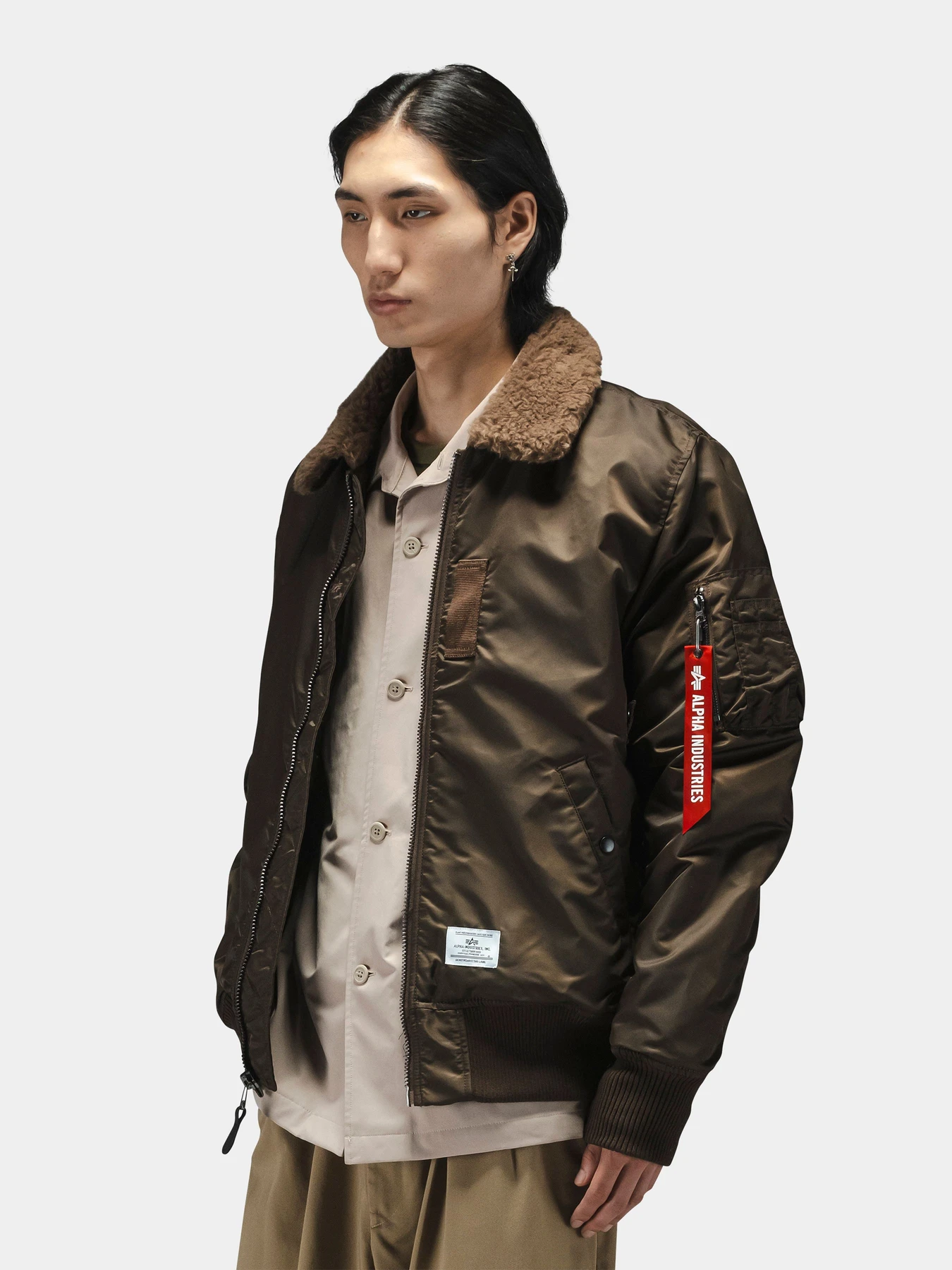 Куртки и дубленки Alpha Industries B-15 MOD FLIGHT JACKET модель MJB52500C1_225 Куртки и дубленки Alpha Industries B-15 MOD FLIGHT JACKET модель MJB52500C1_225 Фото