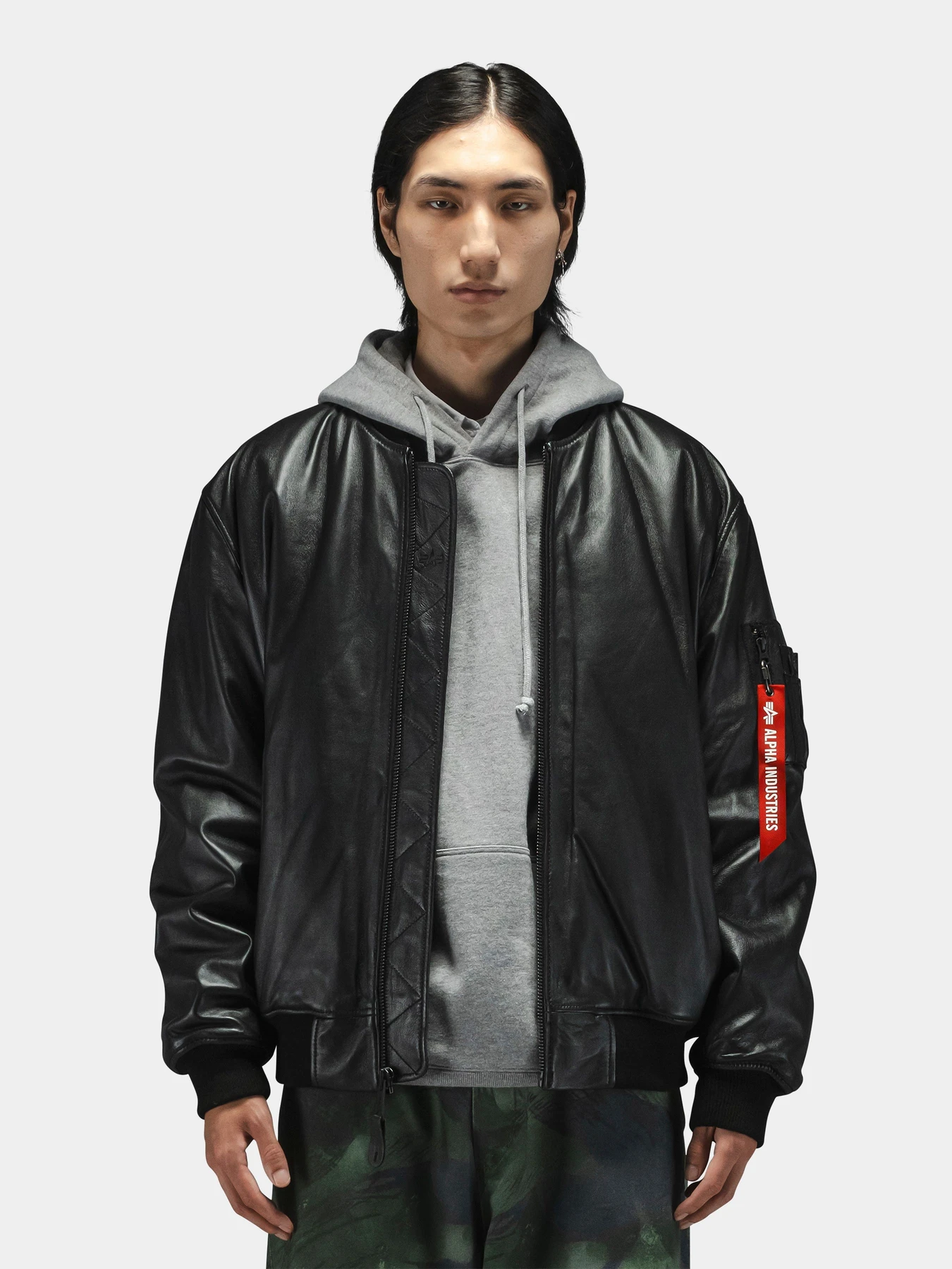 Куртки та дублянки Alpha Industries LEATHER MA-1 FLIGHT JACKET модель MJL55500C1_001 Куртки та дублянки Alpha Industries LEATHER MA-1 FLIGHT JACKET модель MJL55500C1_001 Фото