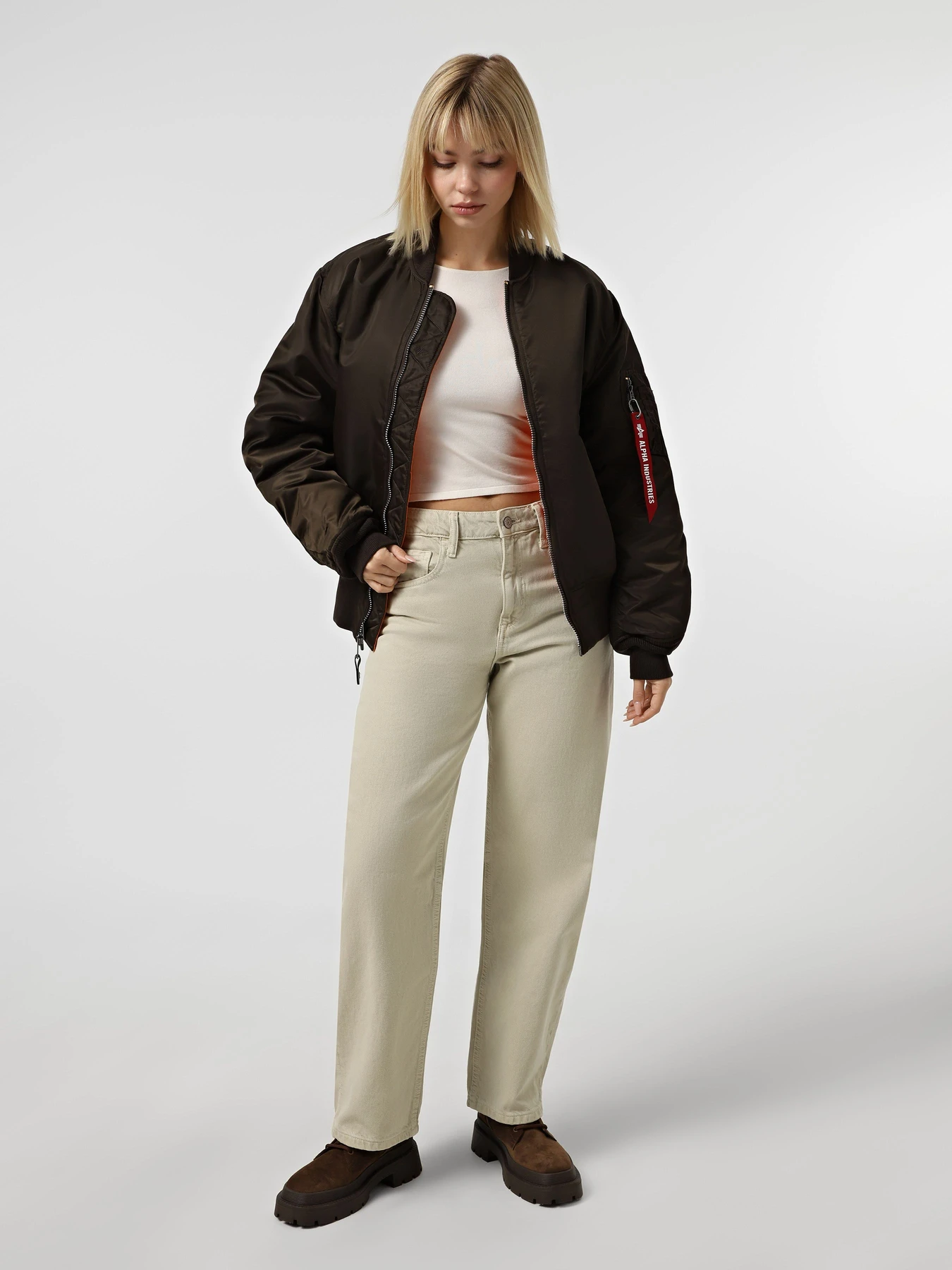 Куртки и дубленки Alpha Industries ALPHA MA-1 FLIGHT JACKET модель MJM21000C1_225 Фото