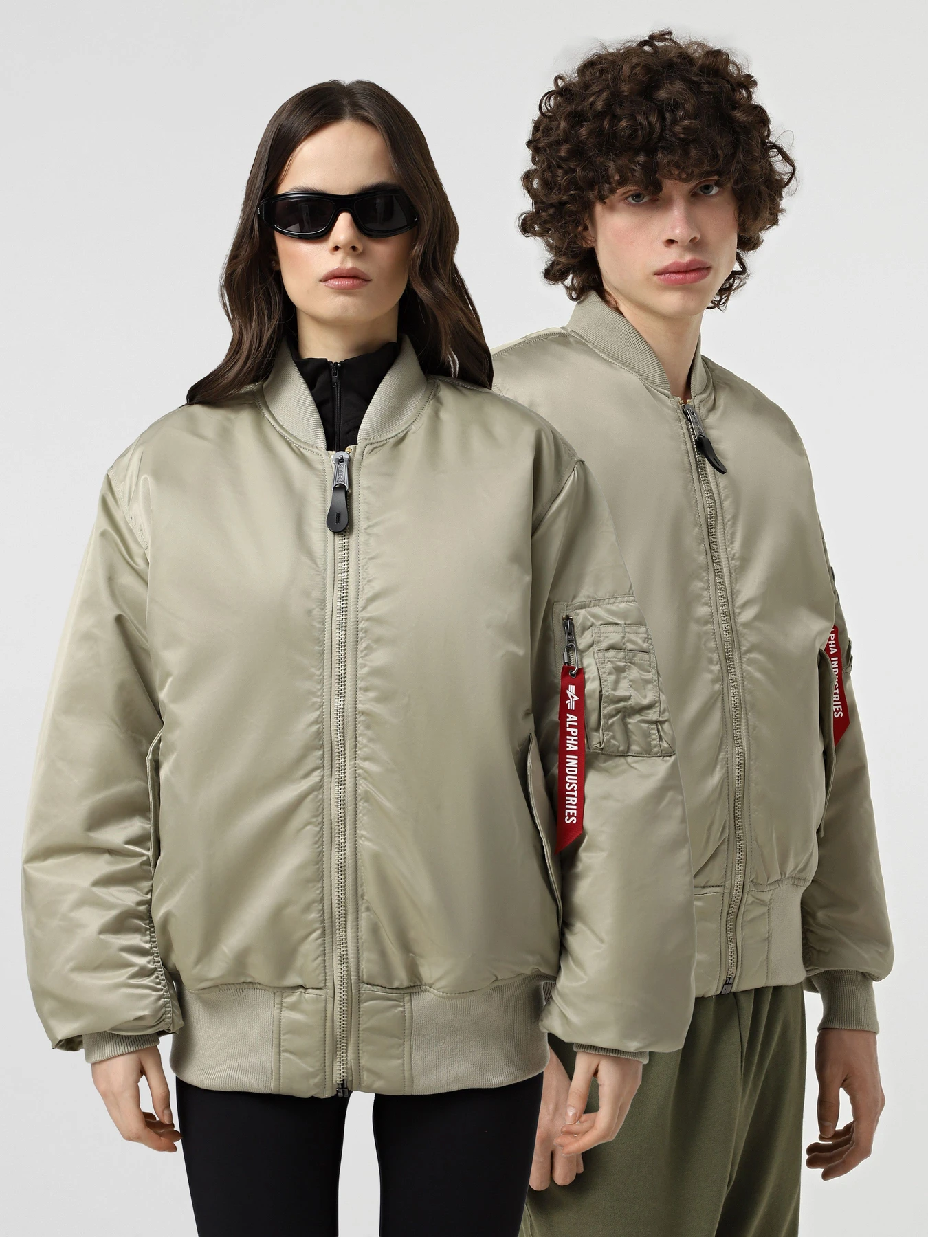 Куртки та дублянки Alpha Industries ALPHA MA-1 FLIGHT JACKET модель MJM21000C1_369 Куртки та дублянки Alpha Industries ALPHA MA-1 FLIGHT JACKET модель MJM21000C1_369 Фото