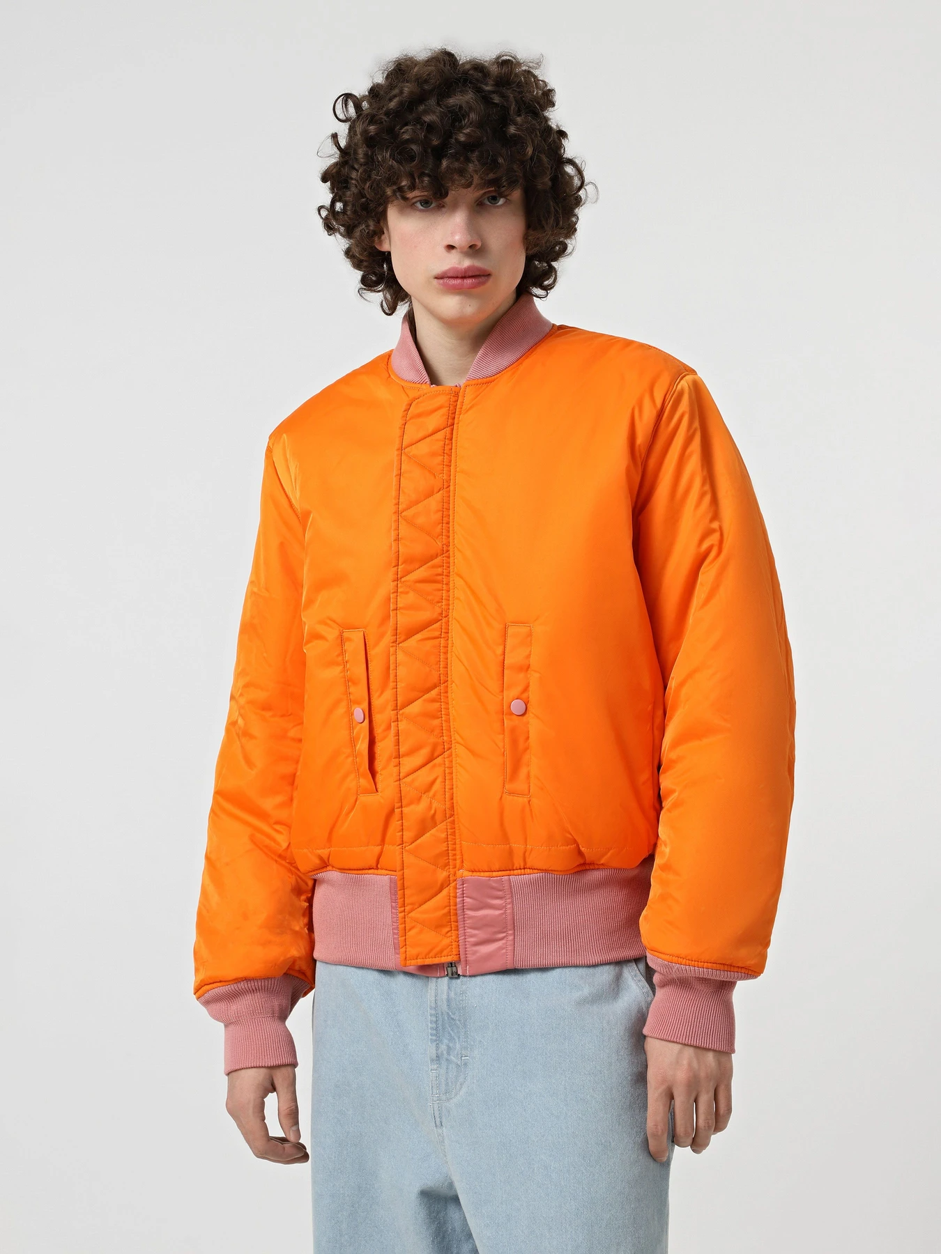Куртки и дубленки Alpha Industries ALPHA MA-1 FLIGHT JACKET модель MJM21000C1_652 Фото