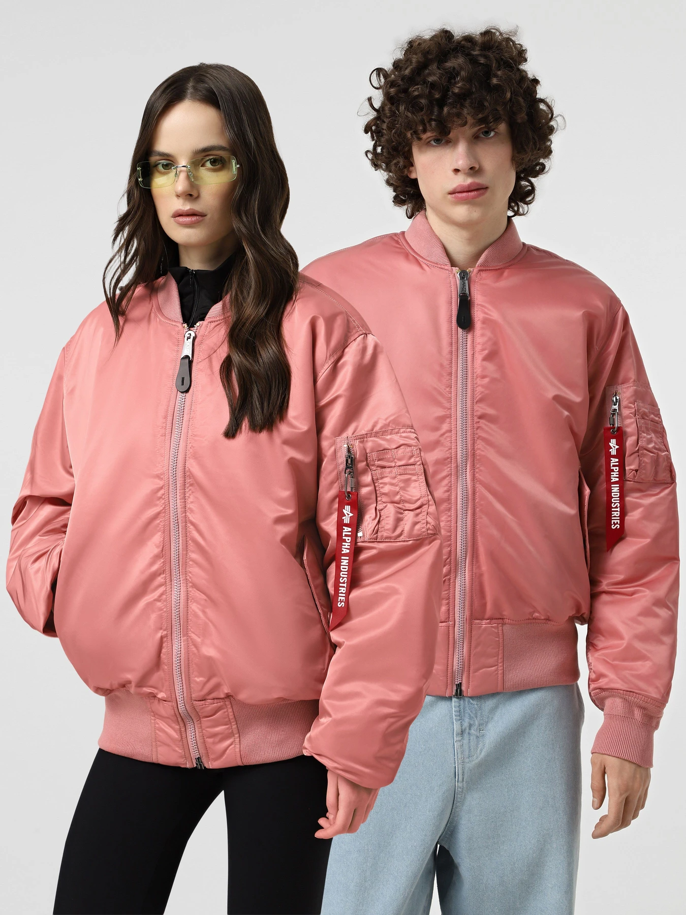 Куртки и дубленки Alpha Industries ALPHA MA-1 FLIGHT JACKET модель MJM21000C1_652 Фото