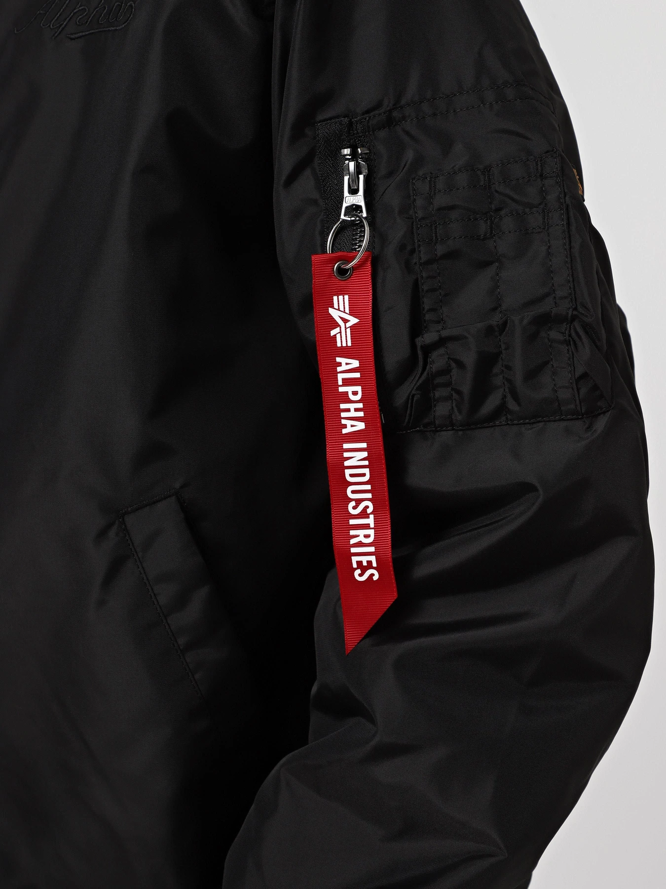 Куртки и дубленки Alpha Industries MA-1 HOODED LOGO OXFORD FLIGHT модель MJM55511C1_001 Куртки и дубленки Alpha Industries MA-1 HOODED LOGO OXFORD FLIGHT модель MJM55511C1_001 Фото