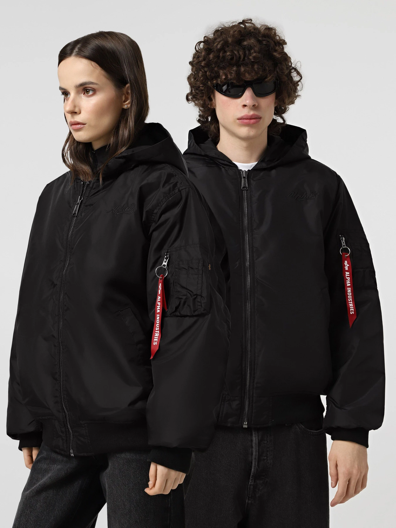 Куртки и дубленки Alpha Industries MA-1 HOODED LOGO OXFORD FLIGHT модель MJM55511C1_001 Куртки и дубленки Alpha Industries MA-1 HOODED LOGO OXFORD FLIGHT модель MJM55511C1_001 Фото