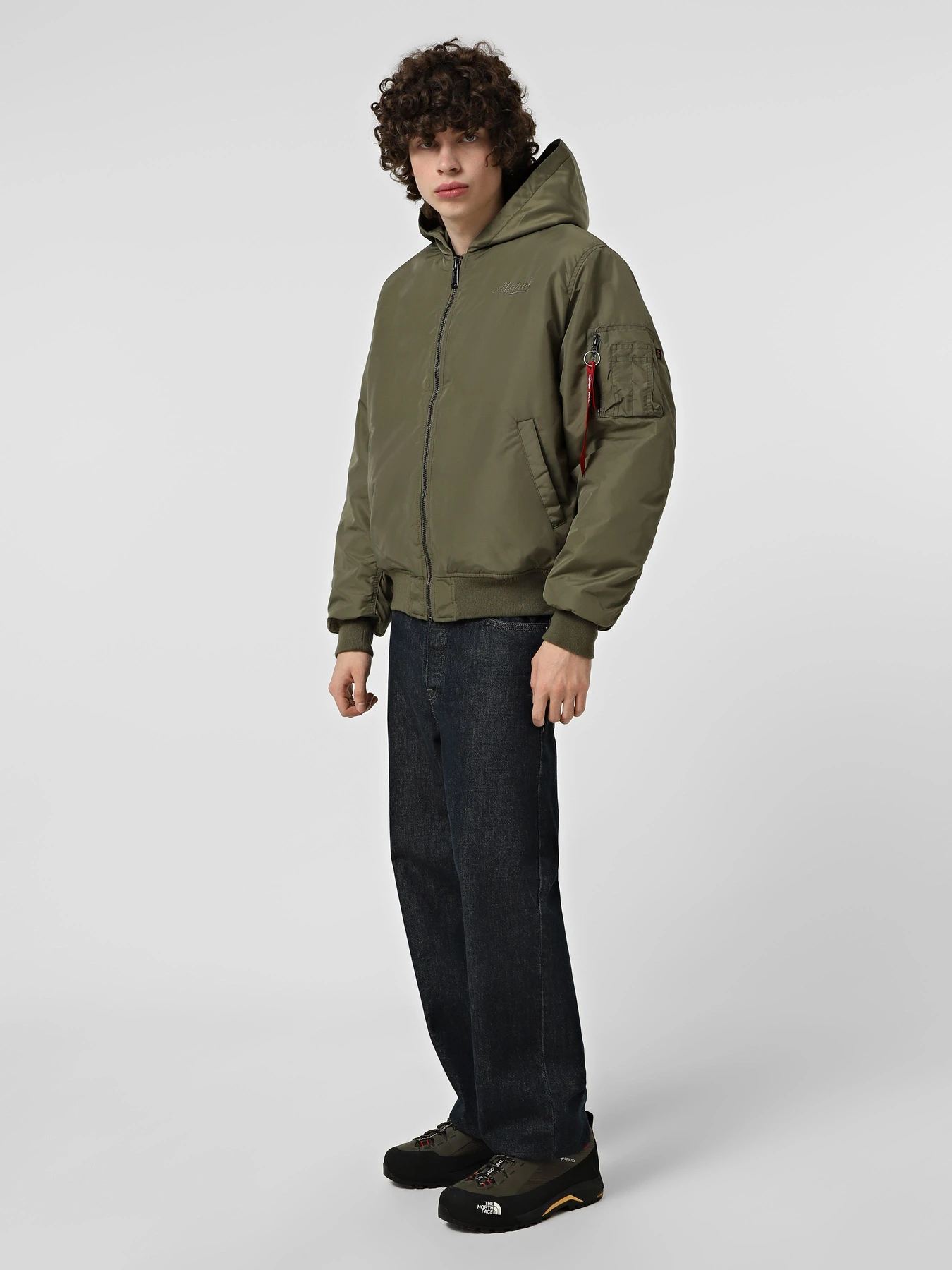 Куртки та дублянки Alpha Industries MA-1 HOODED LOGO OXFORD FLIGHT модель MJM55511C1_359 Куртки та дублянки Alpha Industries MA-1 HOODED LOGO OXFORD FLIGHT модель MJM55511C1_359 Фото