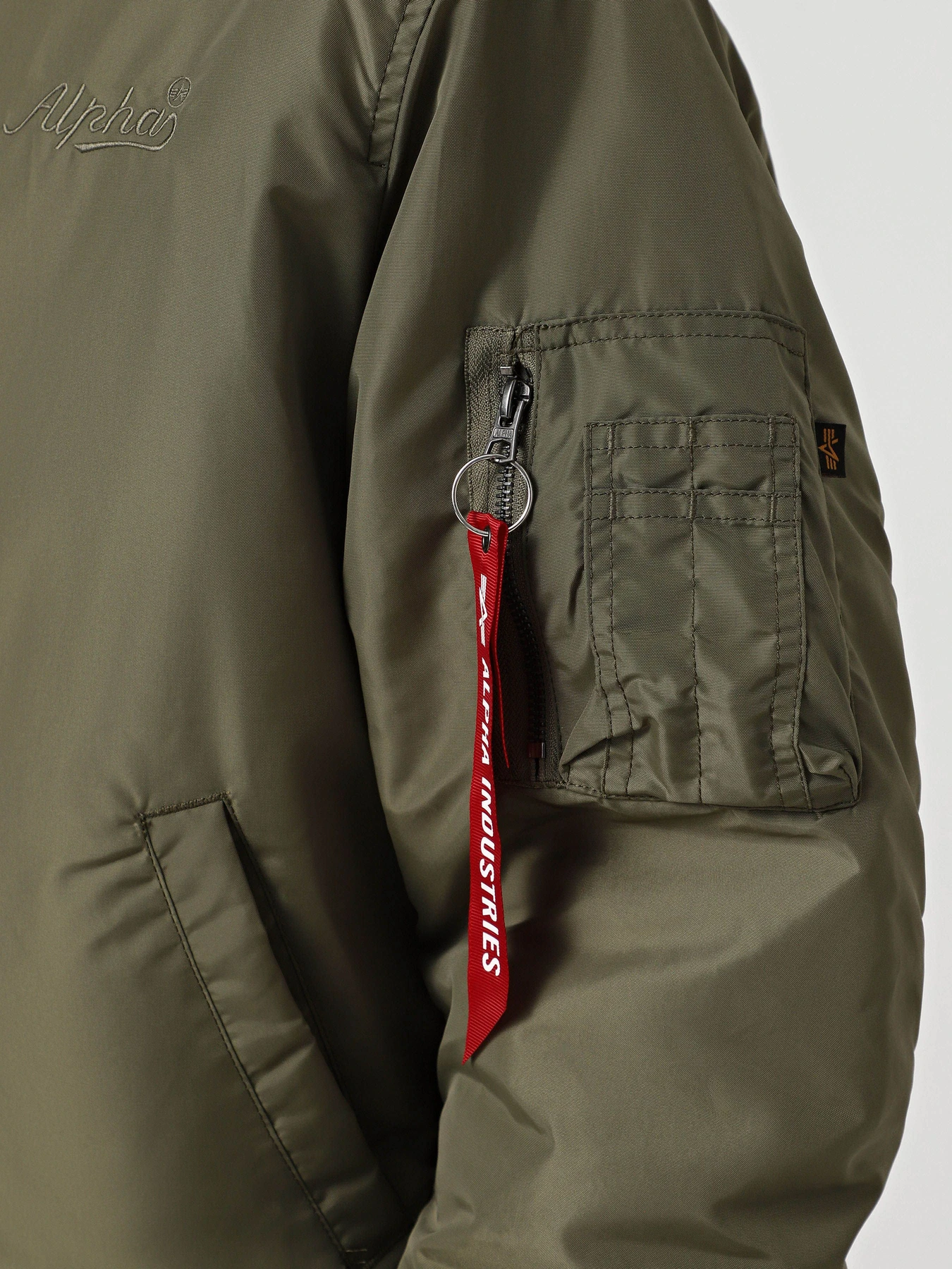 Куртки та дублянки Alpha Industries MA-1 HOODED LOGO OXFORD FLIGHT модель MJM55511C1_359 Куртки та дублянки Alpha Industries MA-1 HOODED LOGO OXFORD FLIGHT модель MJM55511C1_359 Фото