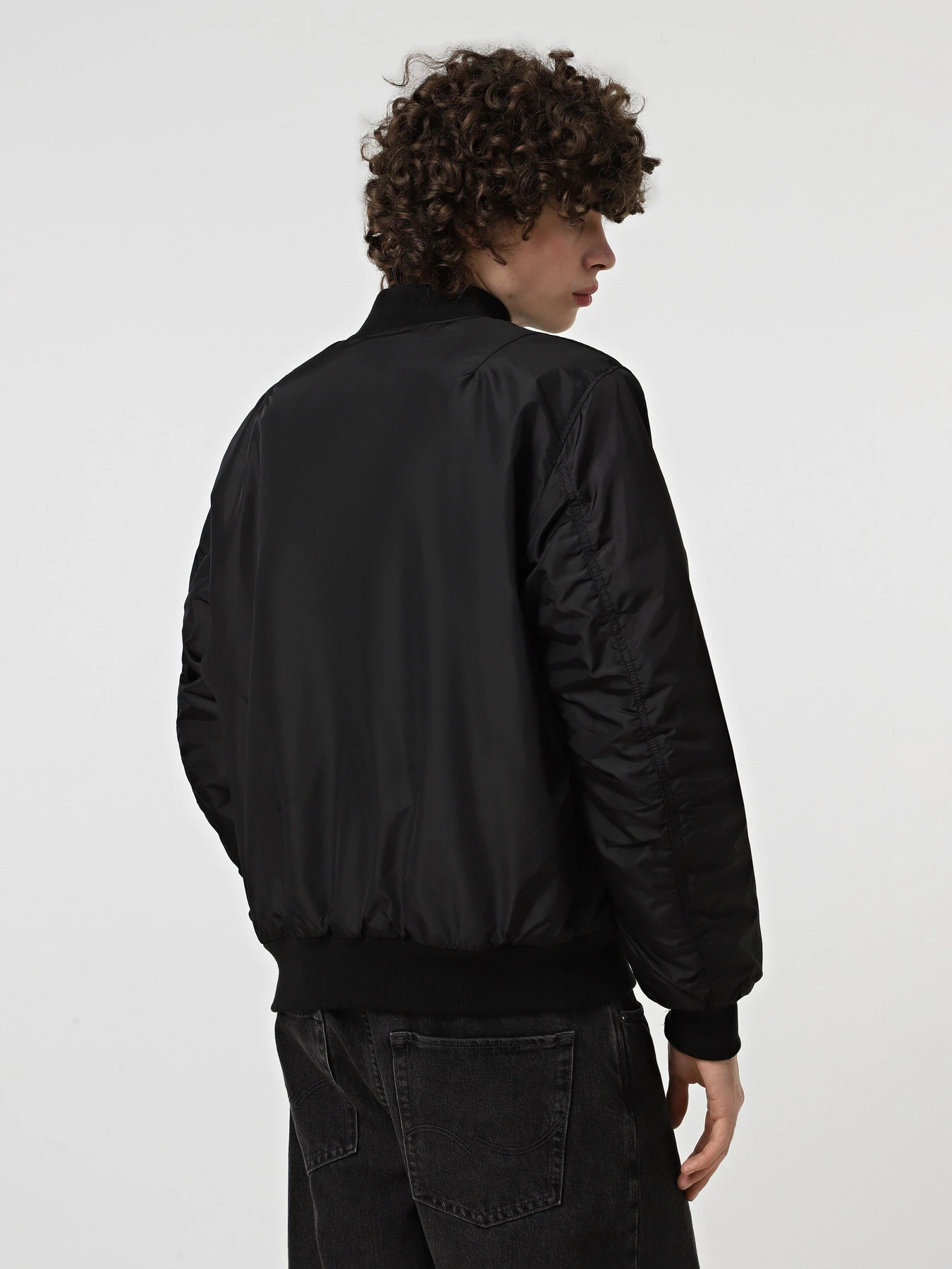 Куртки и дубленки Alpha Industries MA-1 LOGO OXFORD FLIGHT JACKET модель MJM55513C1_001 Фото