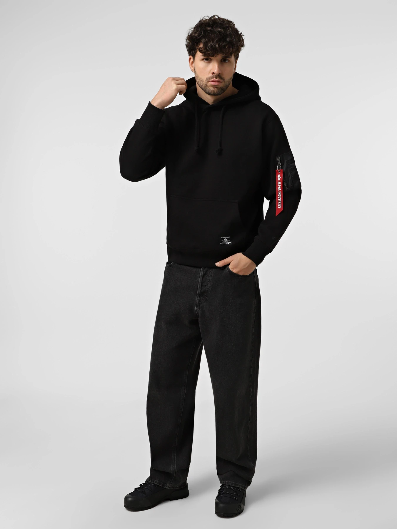 Худи и свитшоты Alpha Industries UTILITY POCKET HOODIE модель USU55502C1_001 Худи и свитшоты Alpha Industries UTILITY POCKET HOODIE модель USU55502C1_001 Фото
