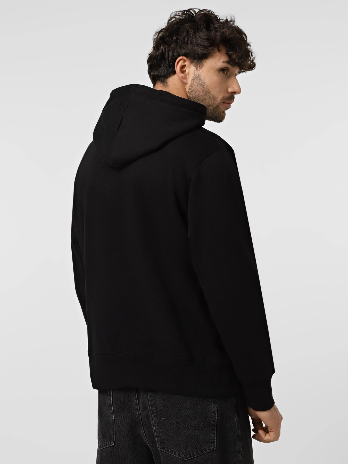 Худи и свитшоты Alpha Industries UTILITY POCKET HOODIE модель USU55502C1_001 Худи и свитшоты Alpha Industries UTILITY POCKET HOODIE модель USU55502C1_001 Фото