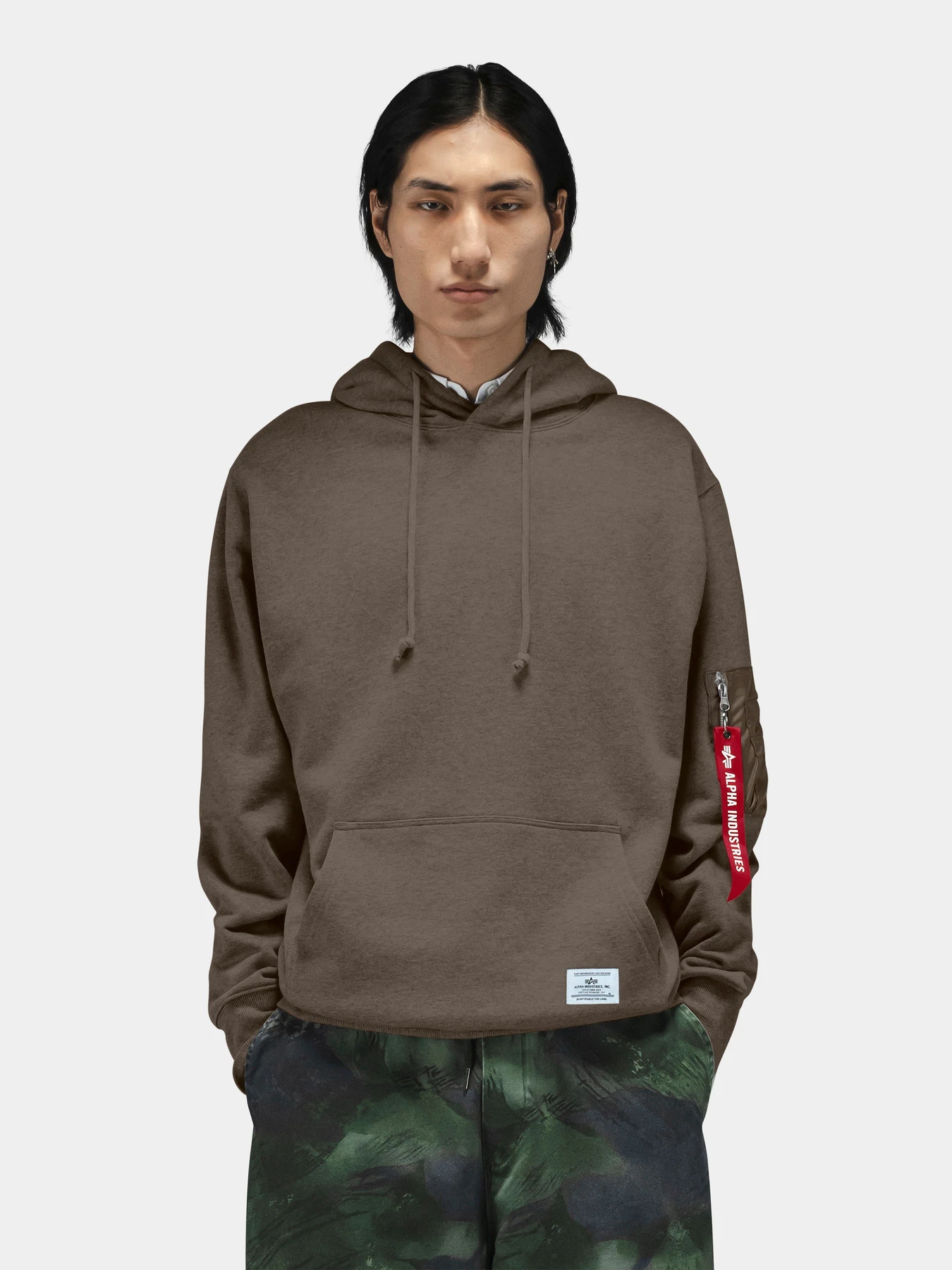 Худи и свитшоты Alpha Industries UTILITY POCKET HOODIE модель USU55502C1_225 Худи и свитшоты Alpha Industries UTILITY POCKET HOODIE модель USU55502C1_225 Фото
