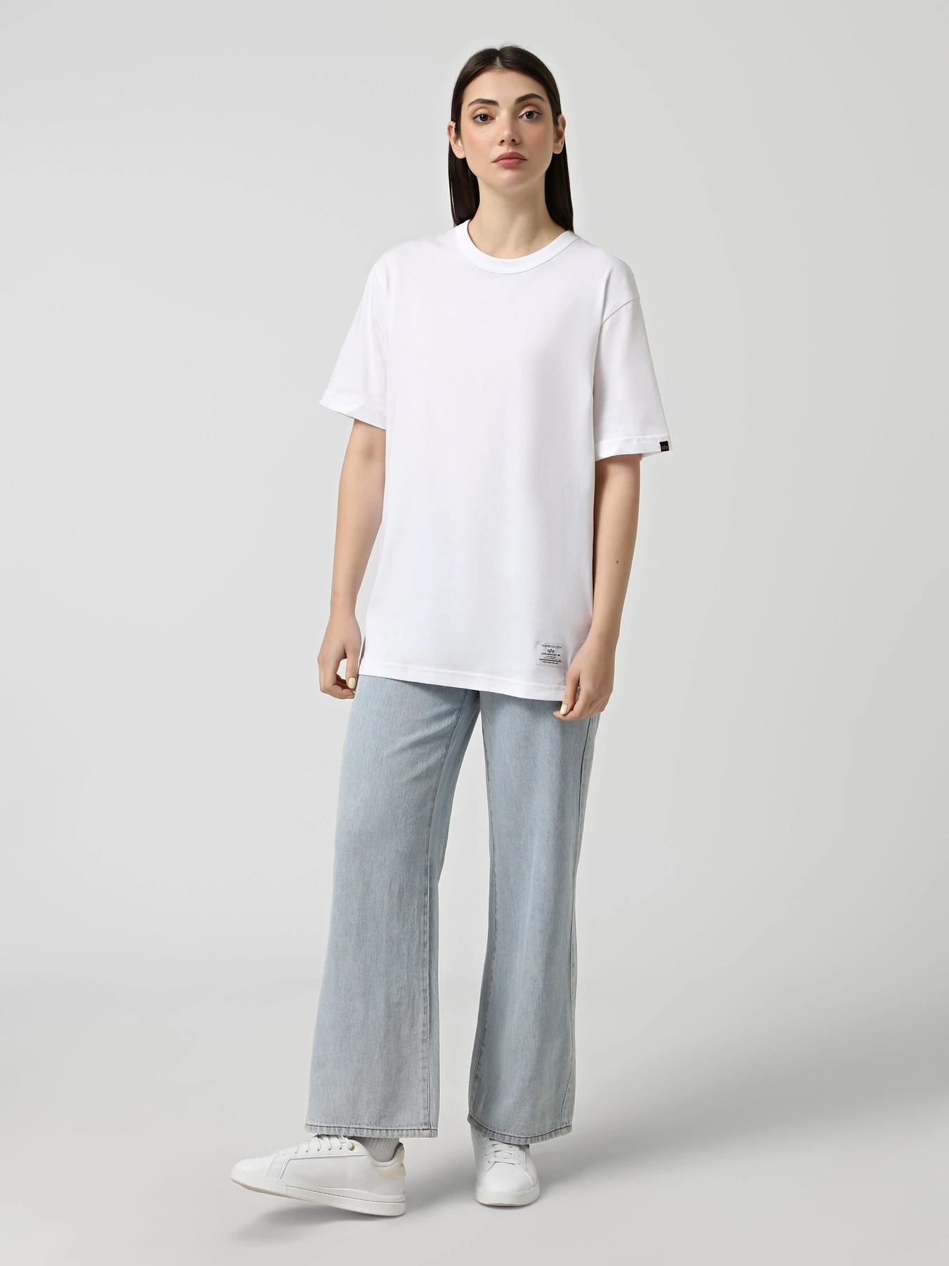 Футболки и поло Alpha Industries SS REGULAR TEE модель UTS55501C1_100 Футболки и поло Alpha Industries SS REGULAR TEE модель UTS55501C1_100 Фото