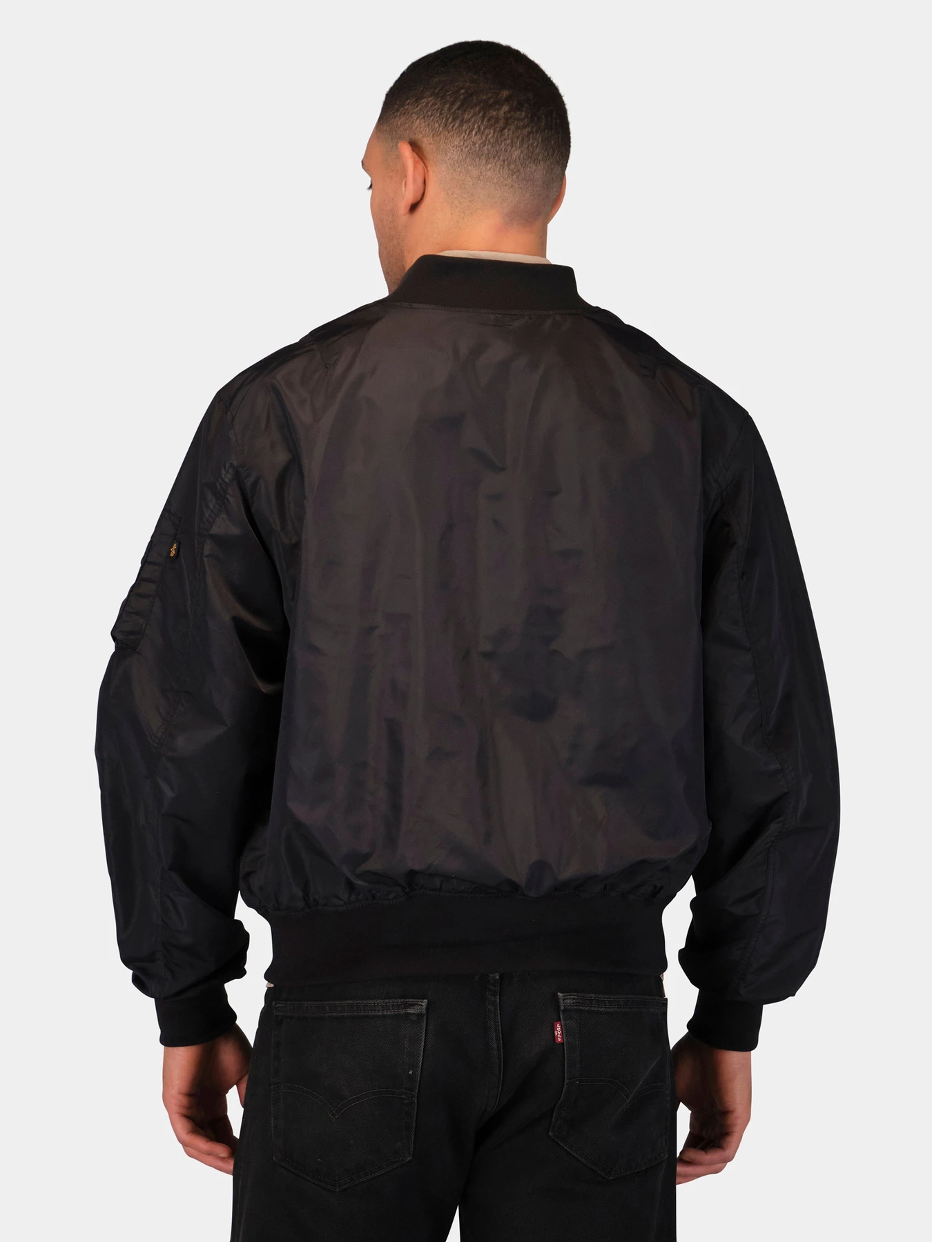 Куртки и дубленки Alpha Industries LOGO L-2B HUNTER RELAXED FLIGH модель UJL56002C1_001 Куртки и дубленки Alpha Industries LOGO L-2B HUNTER RELAXED FLIGH модель UJL56002C1_001 Фото