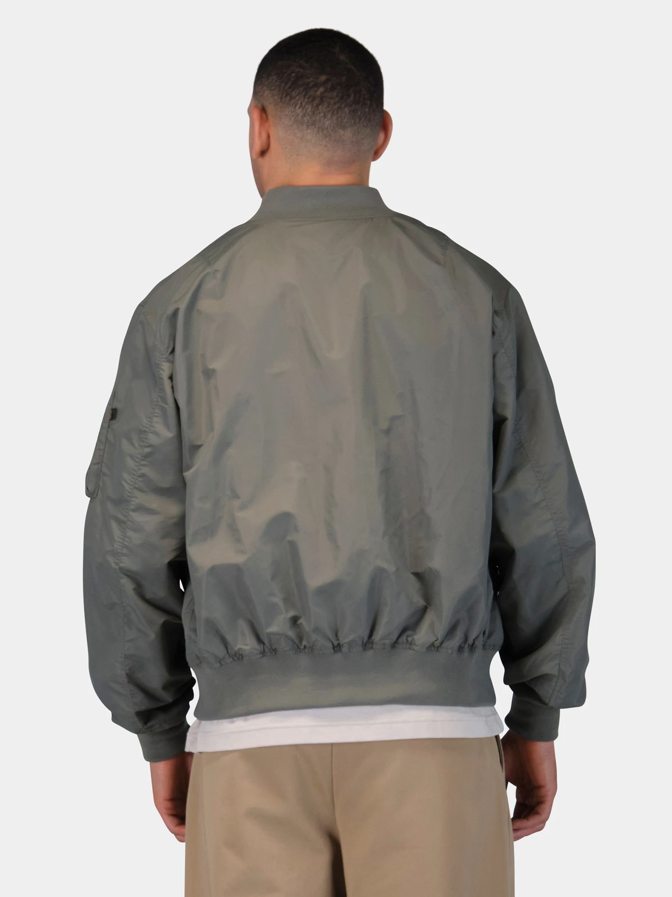 Куртки та дублянки Alpha Industries LOGO L-2B HUNTER RELAXED FLIGH модель UJL56002C1_060 Куртки та дублянки Alpha Industries LOGO L-2B HUNTER RELAXED FLIGH модель UJL56002C1_060 Фото