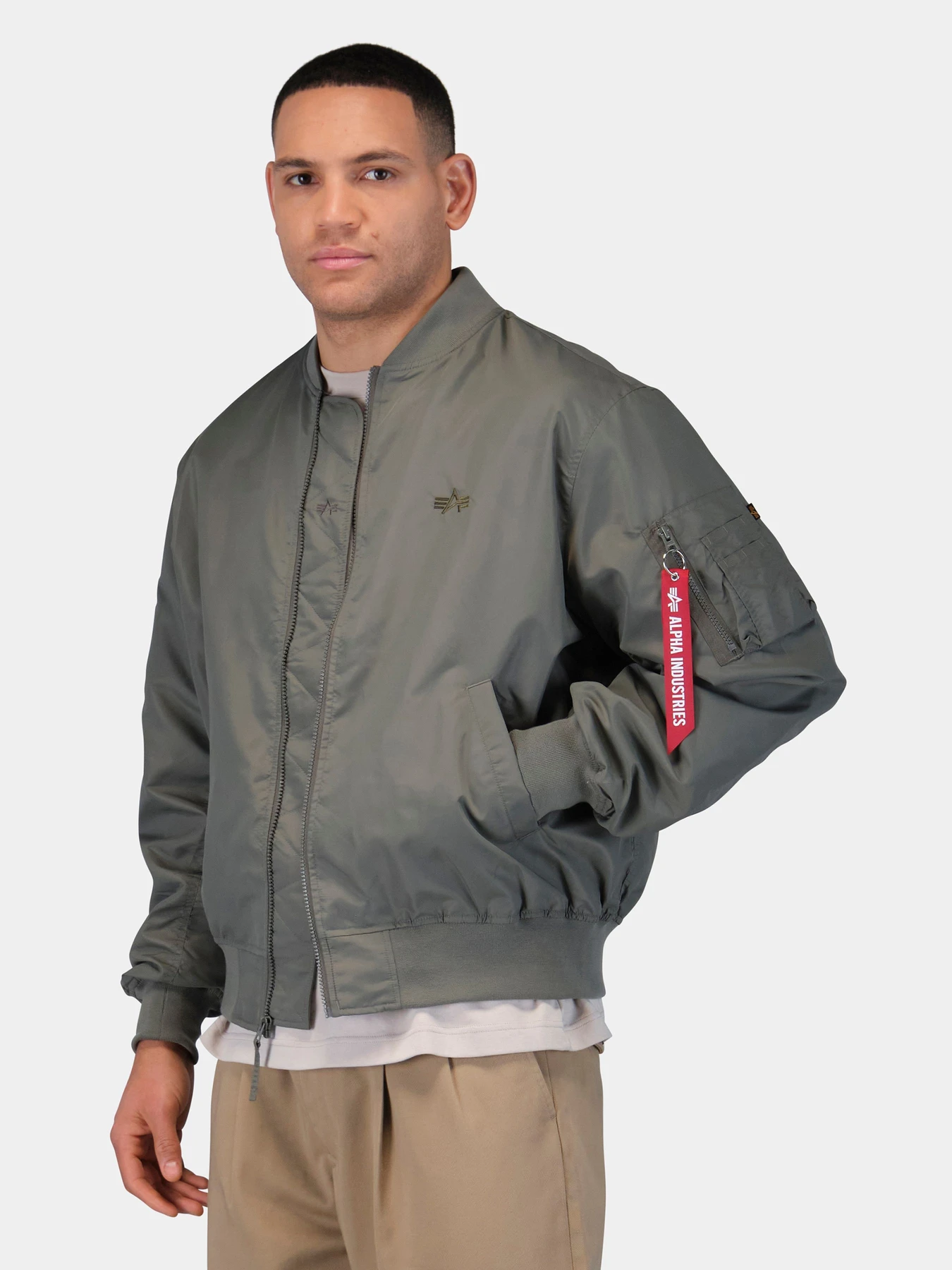 Куртки та дублянки Alpha Industries LOGO L-2B HUNTER RELAXED FLIGH модель UJL56002C1_060 Куртки та дублянки Alpha Industries LOGO L-2B HUNTER RELAXED FLIGH модель UJL56002C1_060 Фото