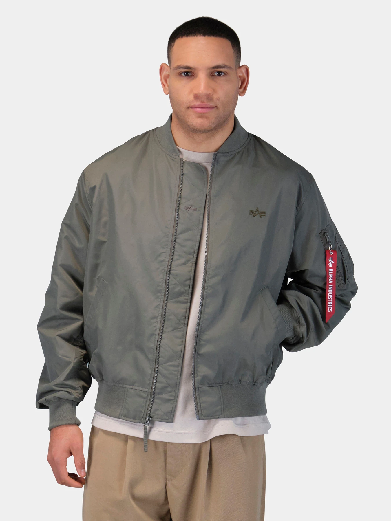 Куртки та дублянки Alpha Industries LOGO L-2B HUNTER RELAXED FLIGH модель UJL56002C1_060 Куртки та дублянки Alpha Industries LOGO L-2B HUNTER RELAXED FLIGH модель UJL56002C1_060 Фото