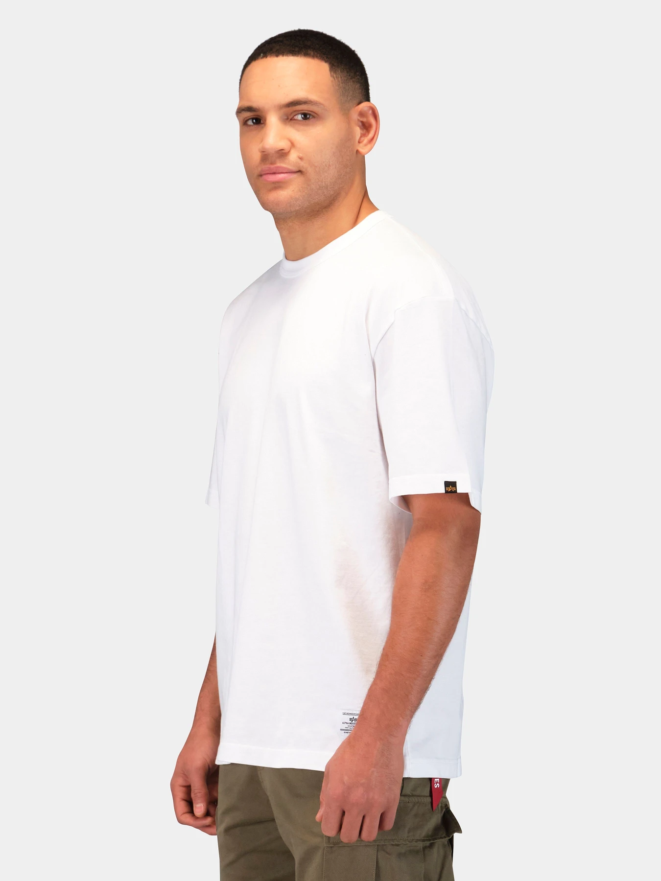 Футболки і поло Alpha Industries SS RELAXED TEE модель UTS56000IN_100 Футболки і поло Alpha Industries SS RELAXED TEE модель UTS56000IN_100 Фото