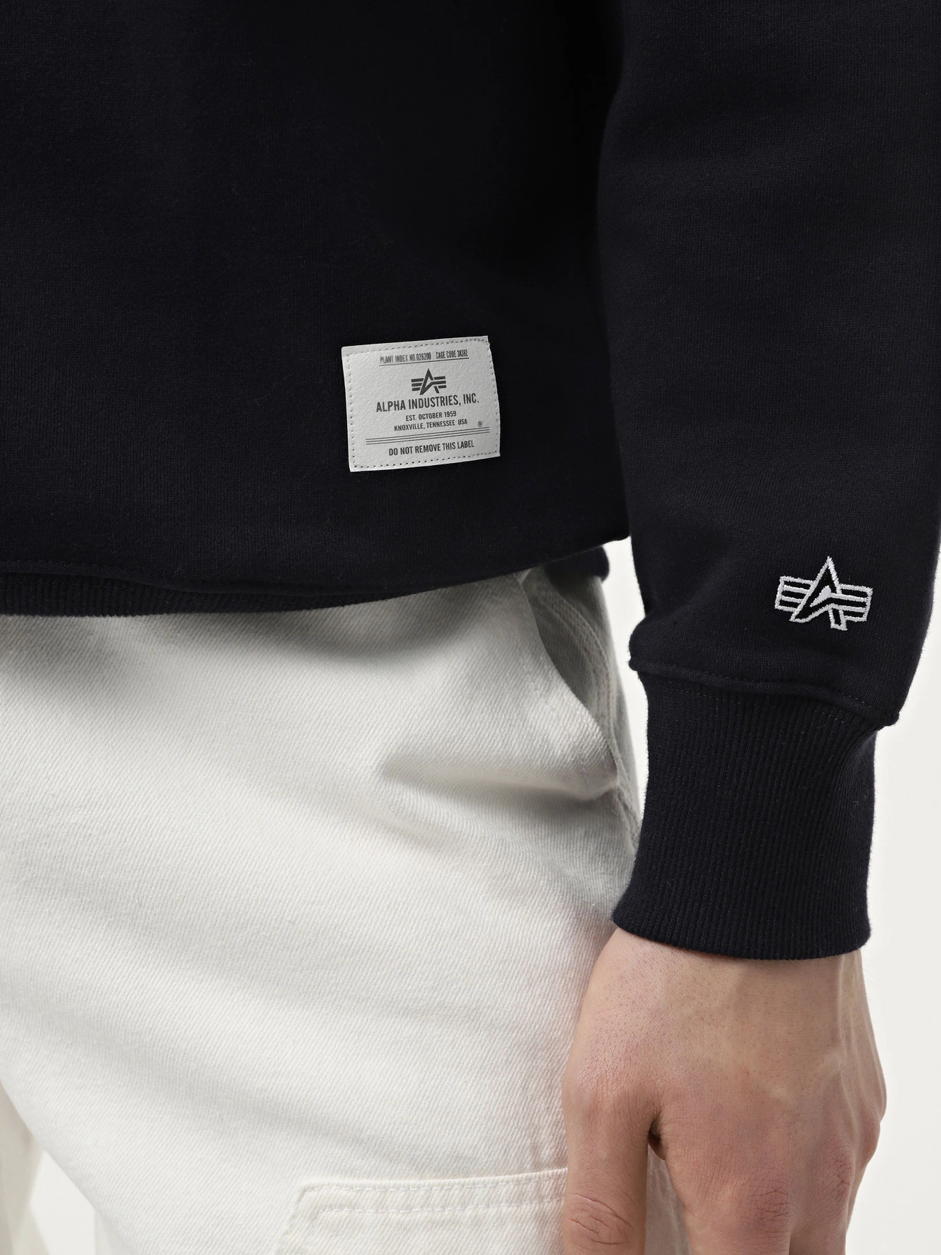 Худи и свитшоты Alpha Industries Essential модель USE51500C1_410 Фото