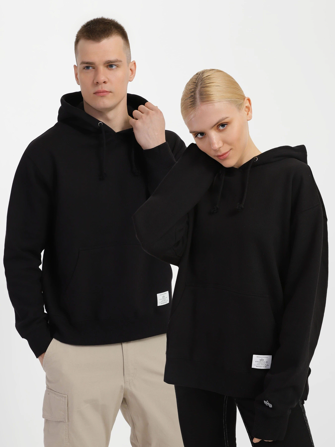 Худи и свитшоты Alpha Industries Essential модель USE51502C1_001 Худи и свитшоты Alpha Industries Essential модель USE51502C1_001 Фото