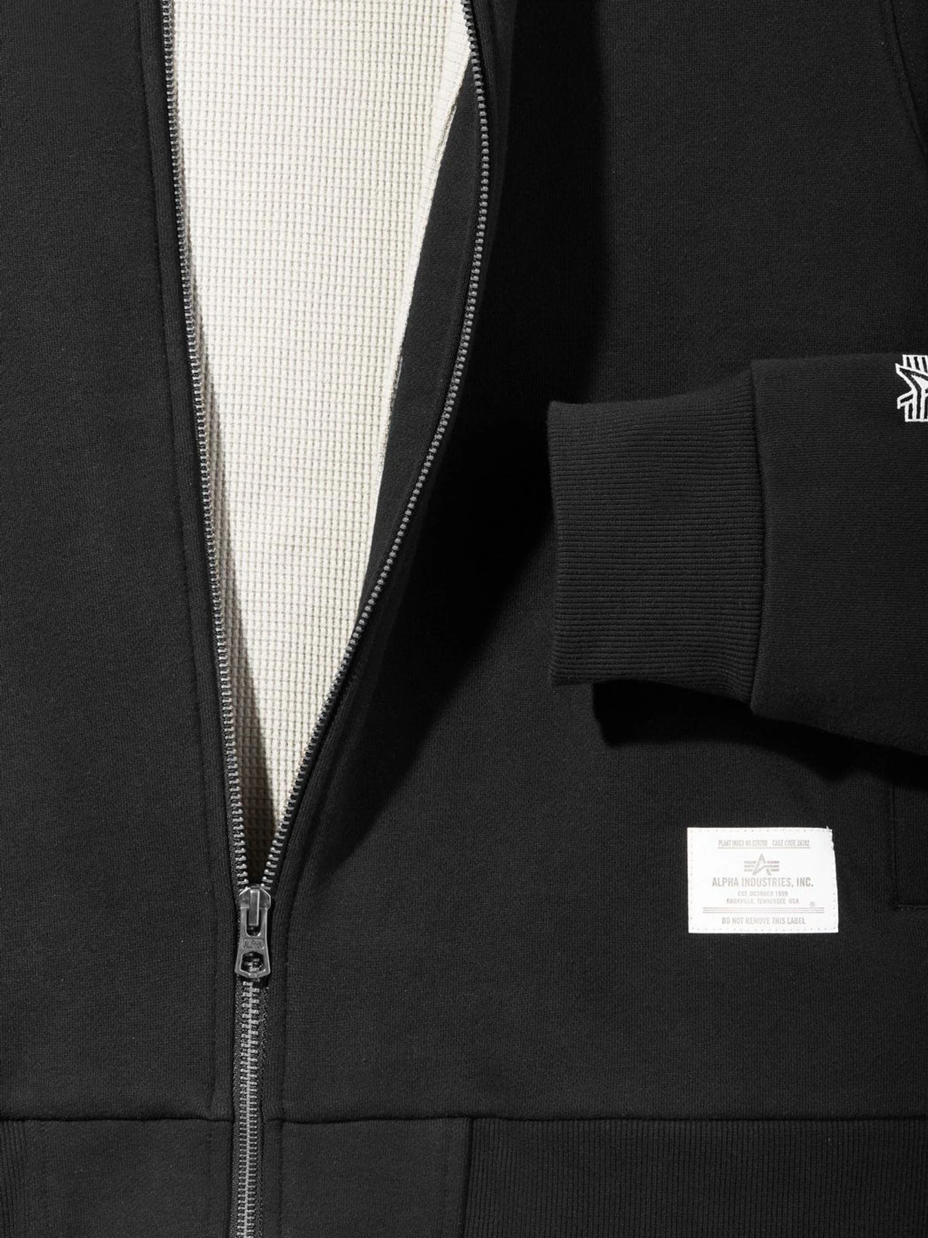 Худі та світшоти Alpha Industries ESSENTIAL модель USE51506C1_001 Худі та світшоти Alpha Industries ESSENTIAL модель USE51506C1_001 Фото