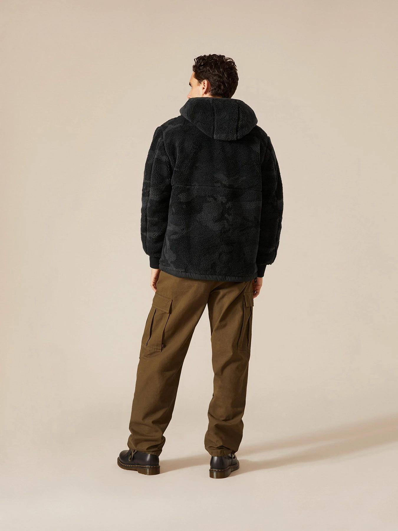 Куртки и дубленки Alpha Industries HOODED SHERPA UTILITY модель MJH51500C1_942 Куртки и дубленки Alpha Industries HOODED SHERPA UTILITY модель MJH51500C1_942 Фото