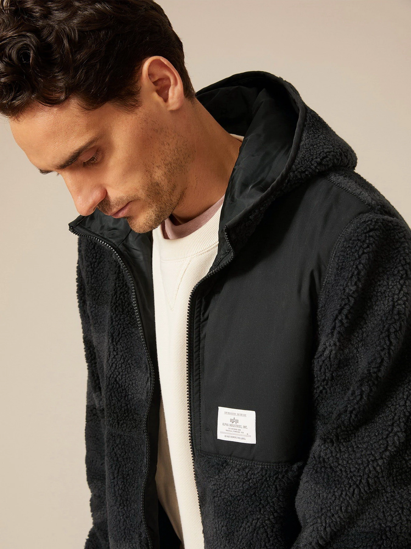 Куртки и дубленки Alpha Industries HOODED SHERPA UTILITY модель MJH51500C1_942 Куртки и дубленки Alpha Industries HOODED SHERPA UTILITY модель MJH51500C1_942 Фото