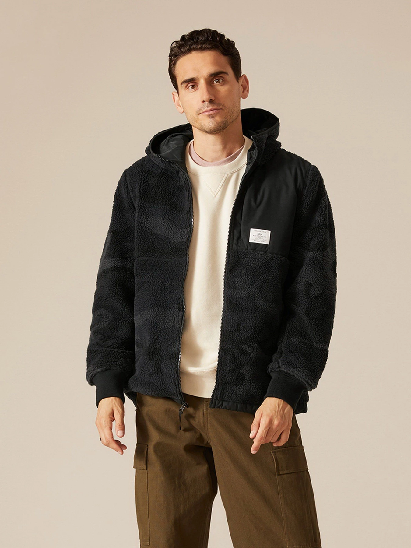 Куртки и дубленки Alpha Industries HOODED SHERPA UTILITY модель MJH51500C1_942 Куртки и дубленки Alpha Industries HOODED SHERPA UTILITY модель MJH51500C1_942 Фото